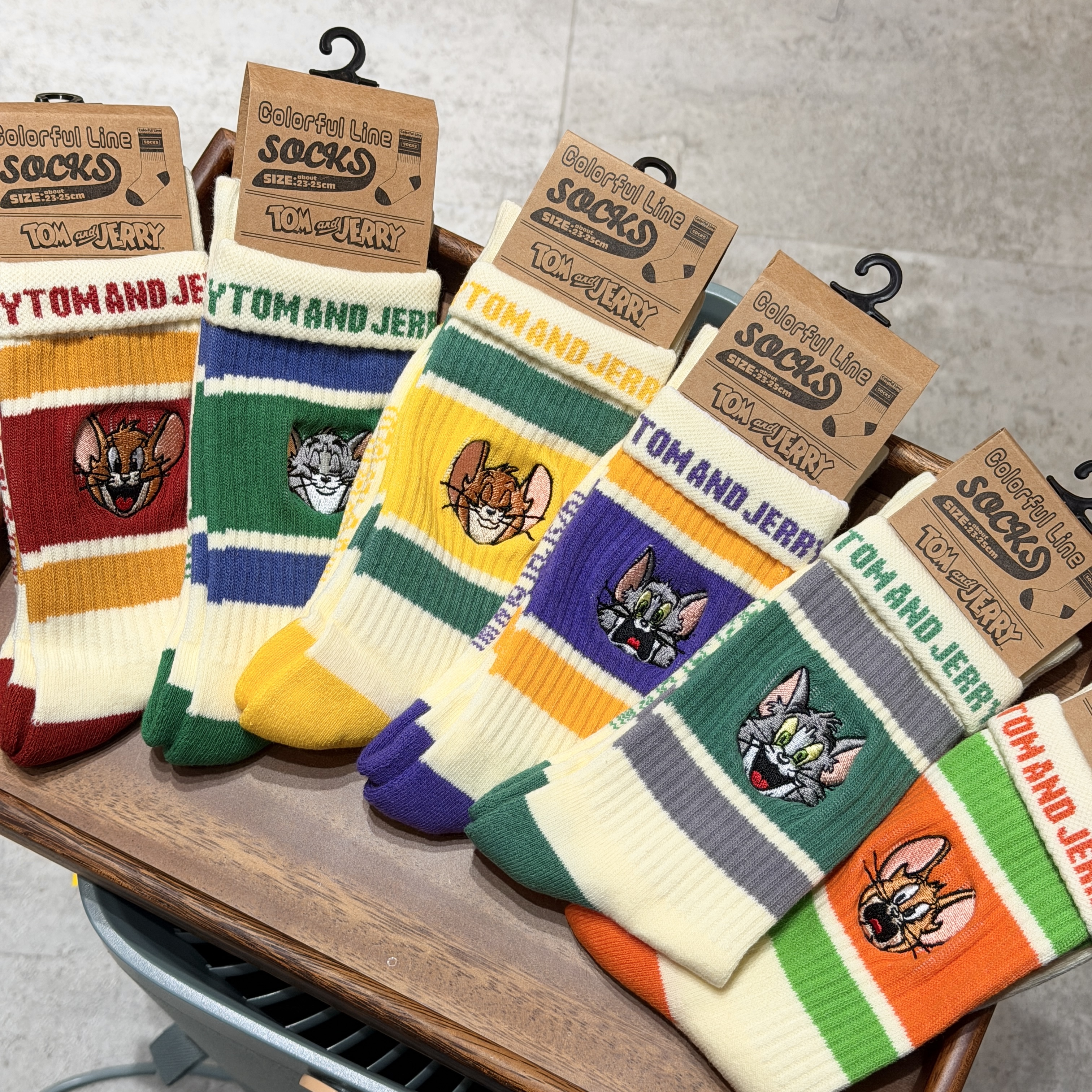 【現貨】湯姆與傑利  刺繡圖像復古條紋襪 中筒襪