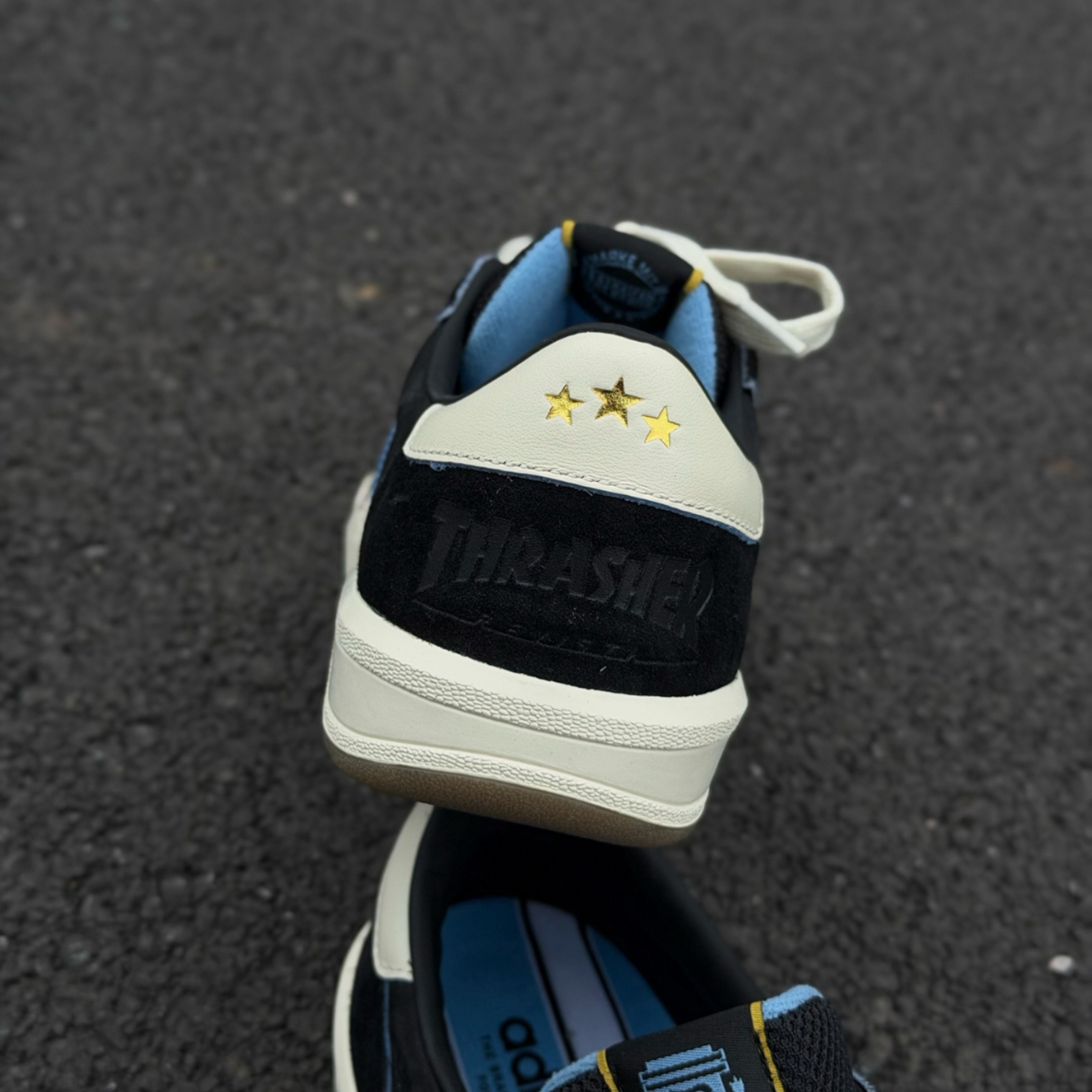 NICEDAY 代購 THRASHER X Adidas GLENBURN 聯名 愛迪達 滑板 黑 黑白 經典 板鞋 KH7384