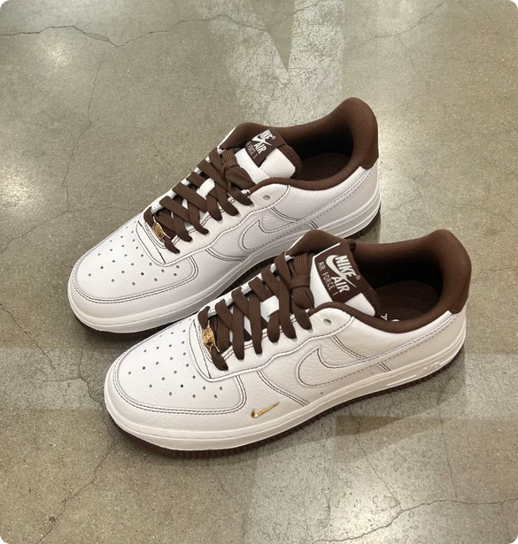 【預訂】NIKE AIR FORCE 1 07 "小金剔"白深棕-WOMEN