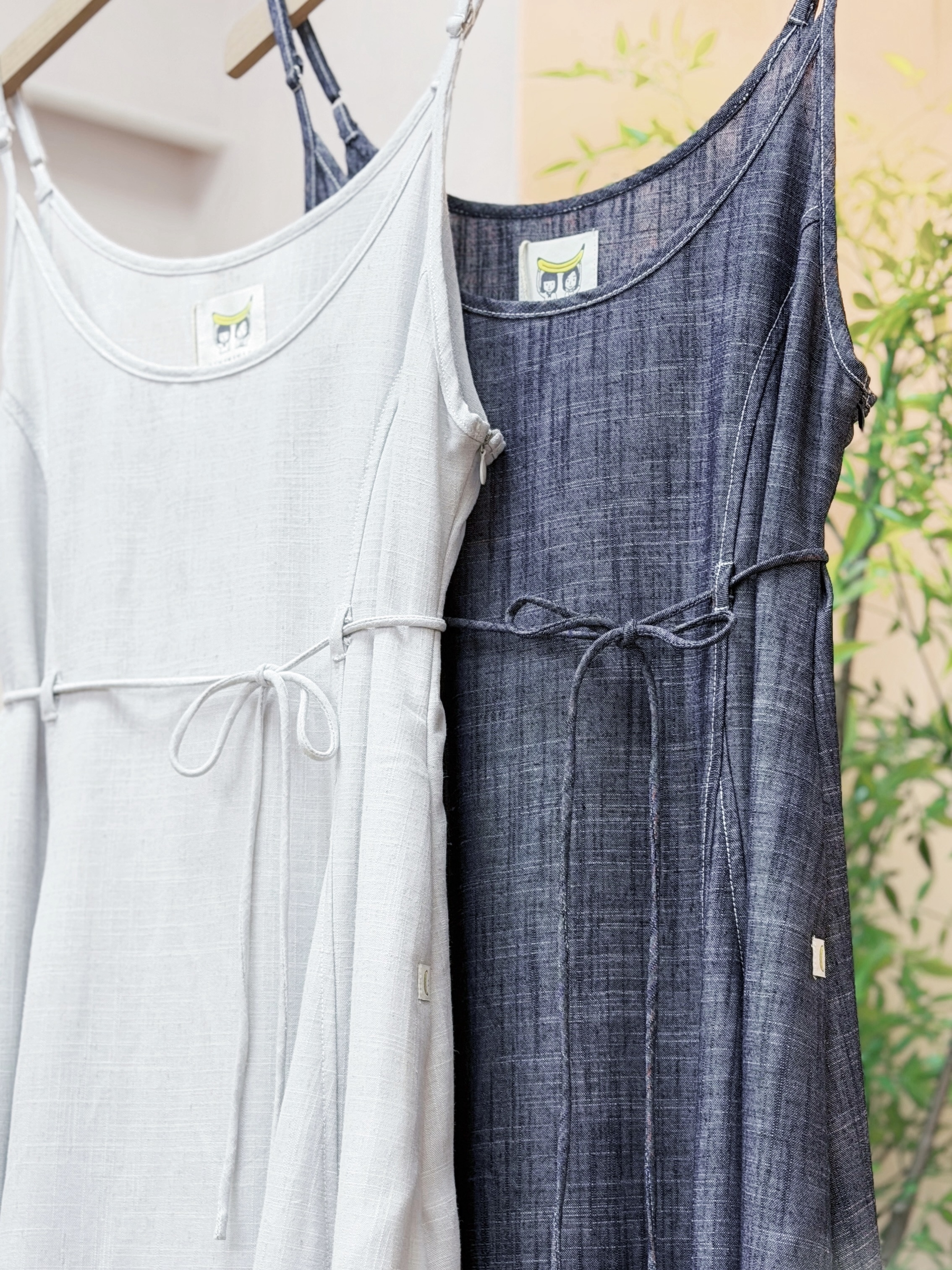 兩色 / 仿麻質圓領明線連身裙 / Slub Texture Topstitching Scoop-Neck Dress