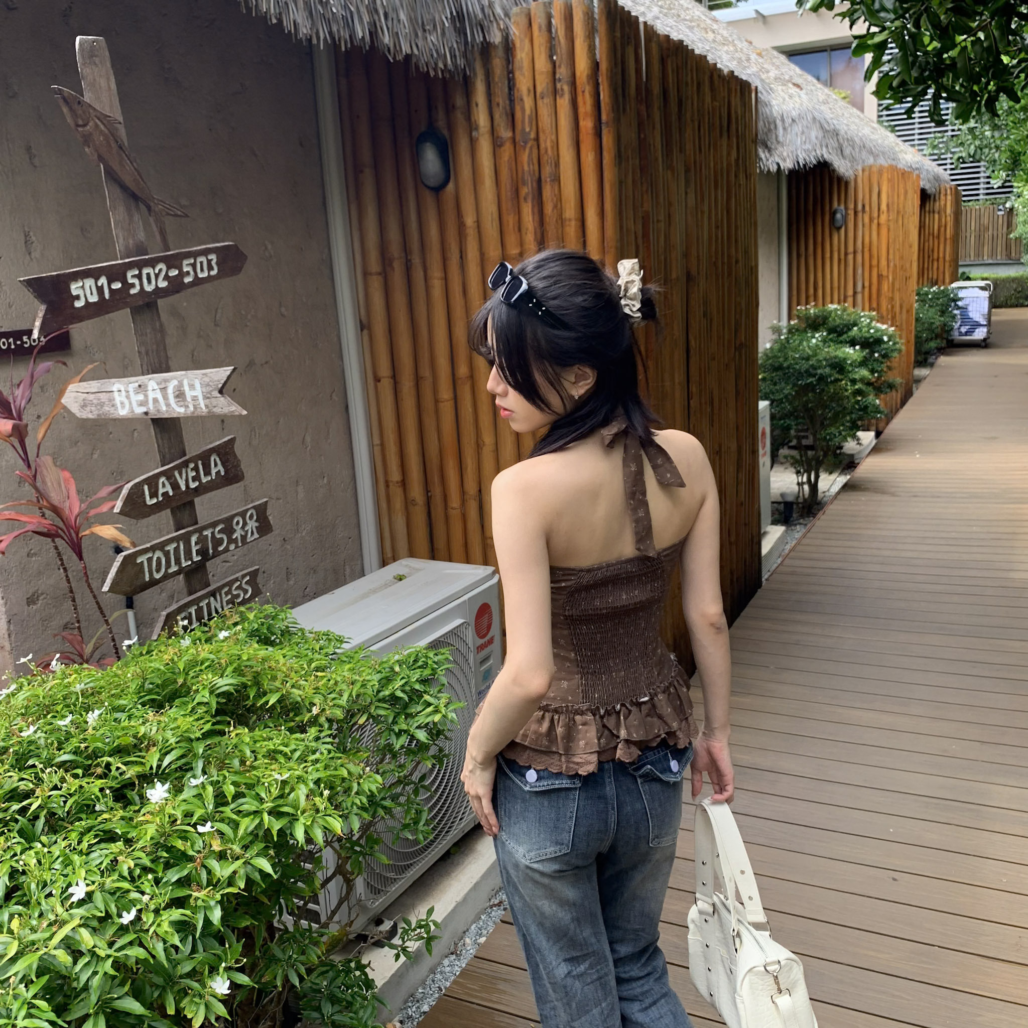ISA_完全屬夏天! 碎花荷葉擺收腰繞脖背心_64061