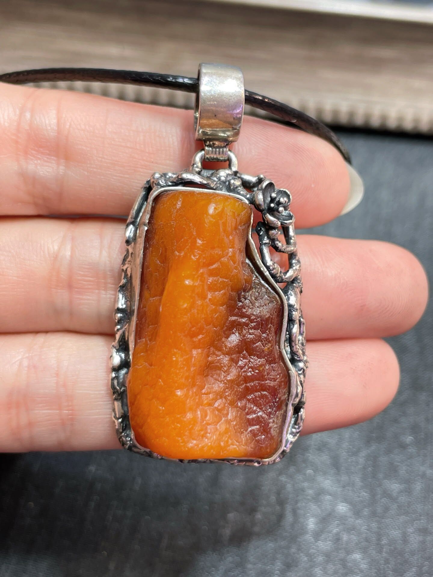 0628BA04-BALTICAMBER-RING-天然波羅的海 原石蜜蠟調吊墜連頸鏈 [全皮原石 s925銀鑲嵌] (A4)