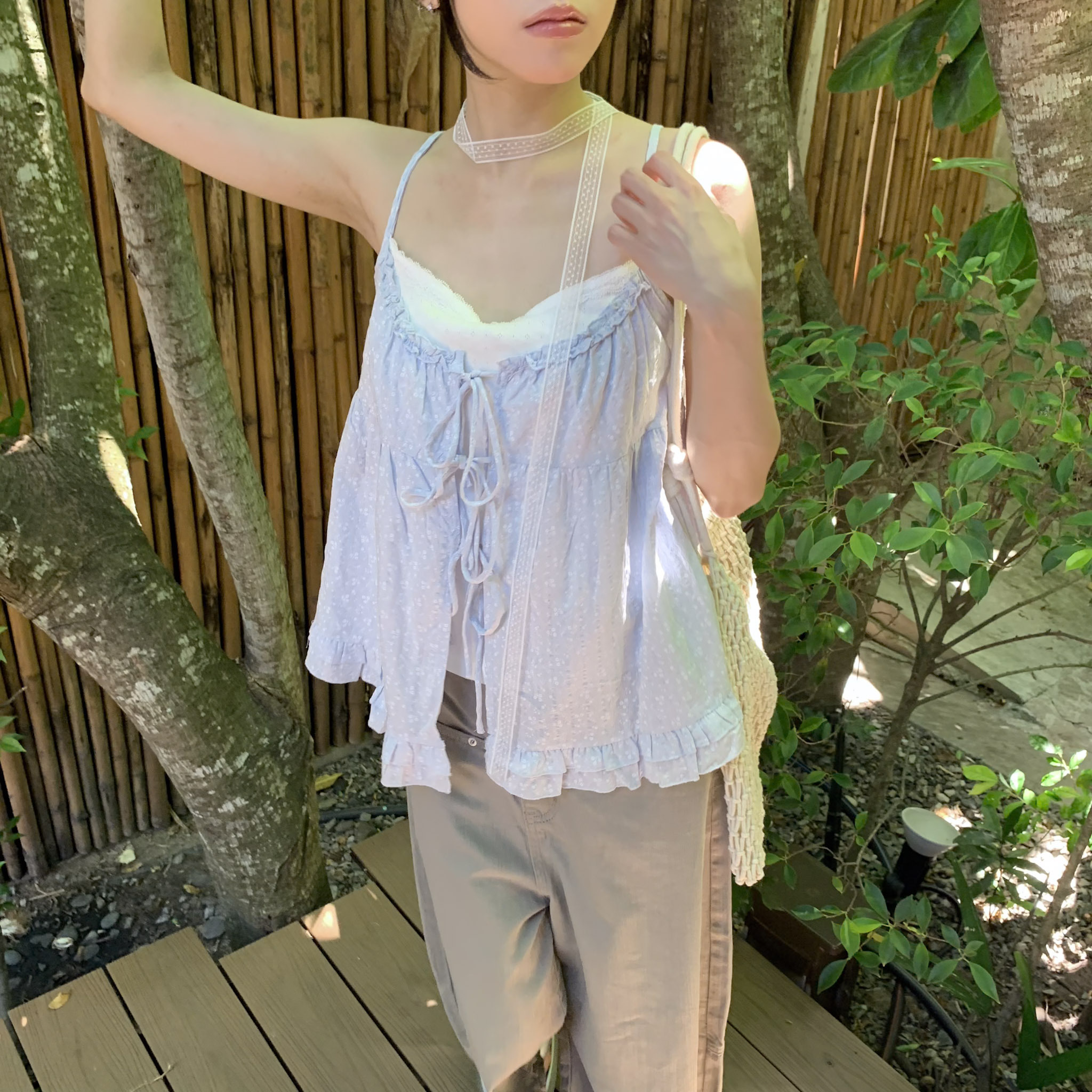 ISA_秒飛濟州島 綁帶碎花假二件蕾絲娃娃衫_65081