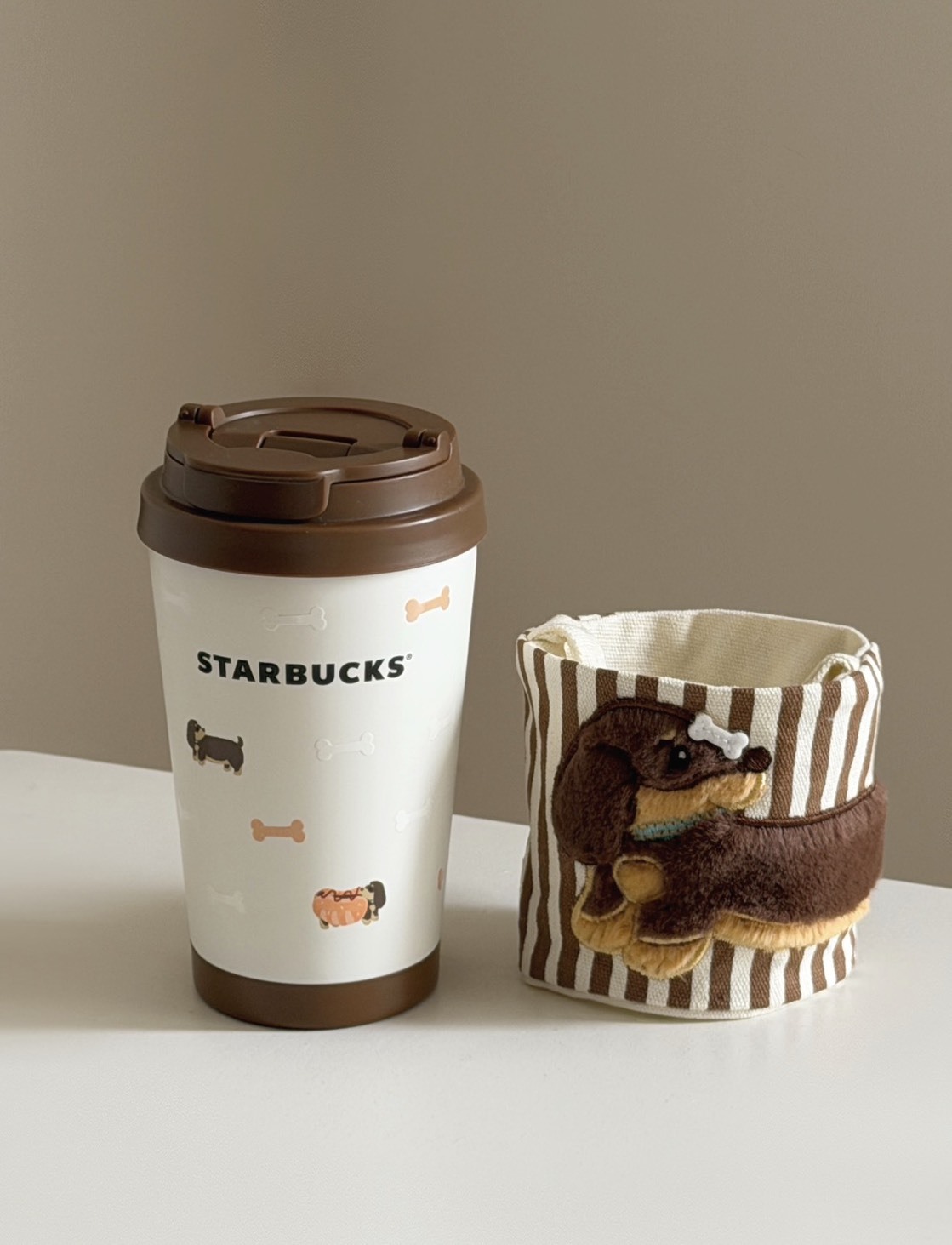 （預購）星巴克 STARBUCKS 爪爪天地系列 臘腸狗隨行杯