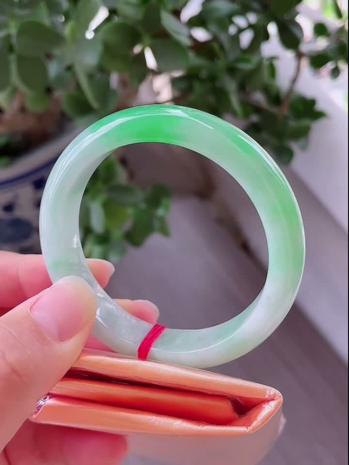 冰飄綠正圈翡翠手鐲,天然翡翠A玉, 緬甸玉, Jade, Jadeite