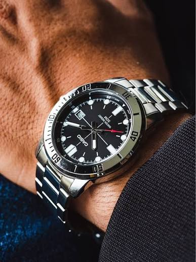 萬年鐘錶 - CASIO 卡西歐 復古黑面大錶徑不鏽鋼男錶 MTP-VD01D-1EV 錶徑45MM