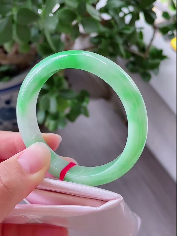 冰飄綠正圈翡翠手鐲,天然翡翠A玉, 緬甸玉, Jade, Jadeite