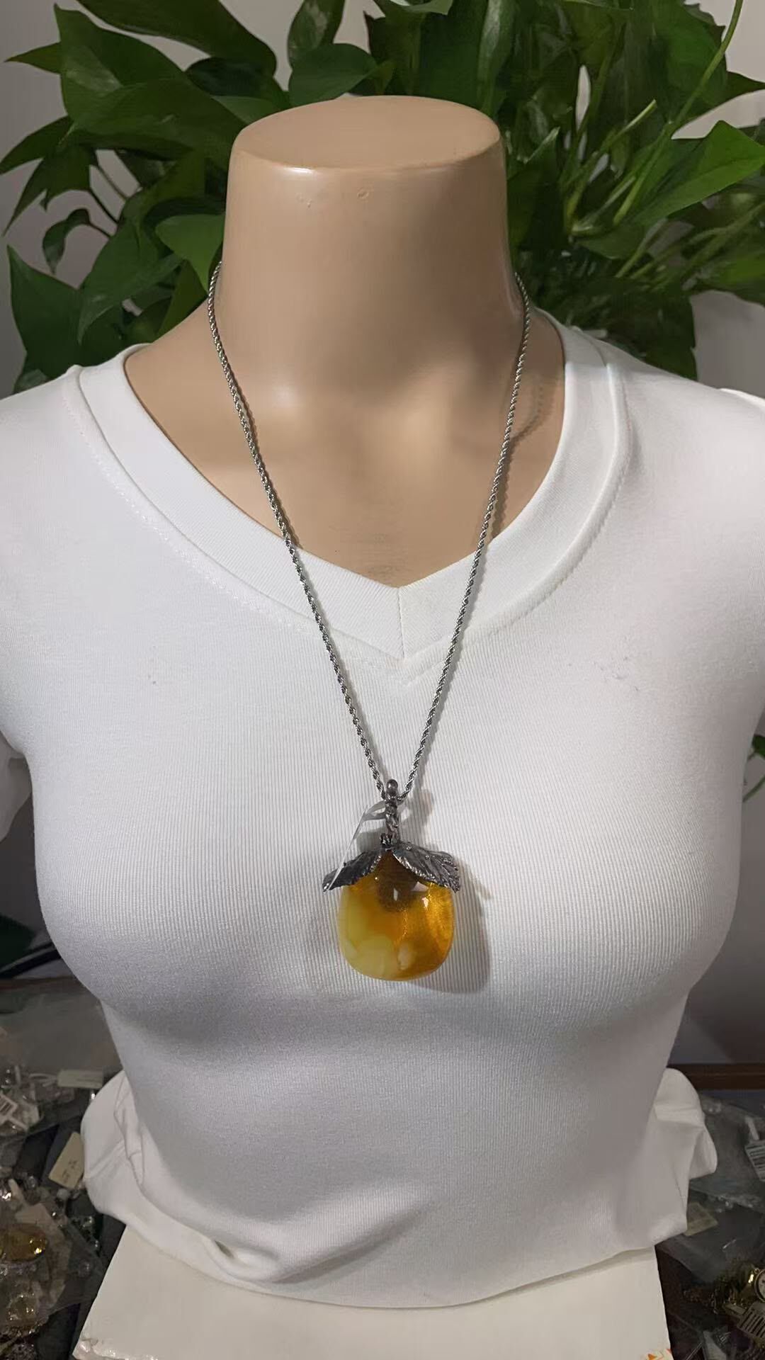 0628BA13-BALTICAMBER-RING-德國品牌，德國匠人手工打造 [S925銀鑲嵌，原皮琥珀吊墜連頸鏈 (頸鏈是鈦龬) ] (A13)