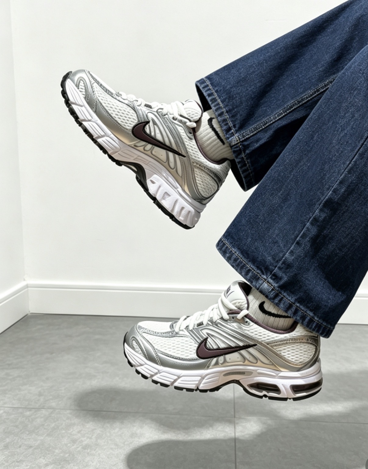 女鞋 NIKE W AIR MAX MOTO 2K 白銀棕 復古 透氣 緩震 氣墊 運動 休閒鞋【HQ2056-109】