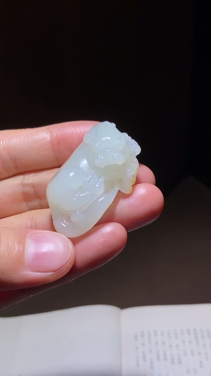 和田玉籽料貔貅掛件,天然和田玉軟玉
