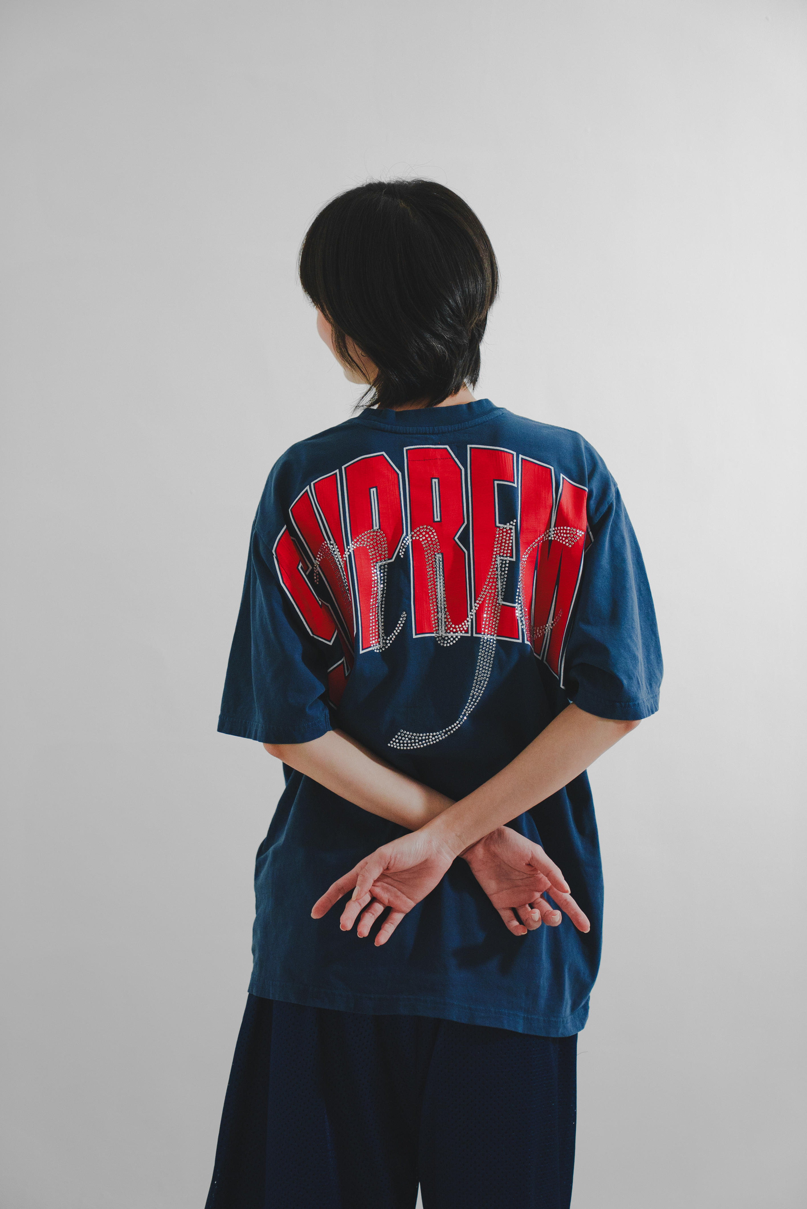 【Focus Store】現貨秒發 Supreme SS26 Week16 Rhinestone Script S/S Top 落肩短袖 三色