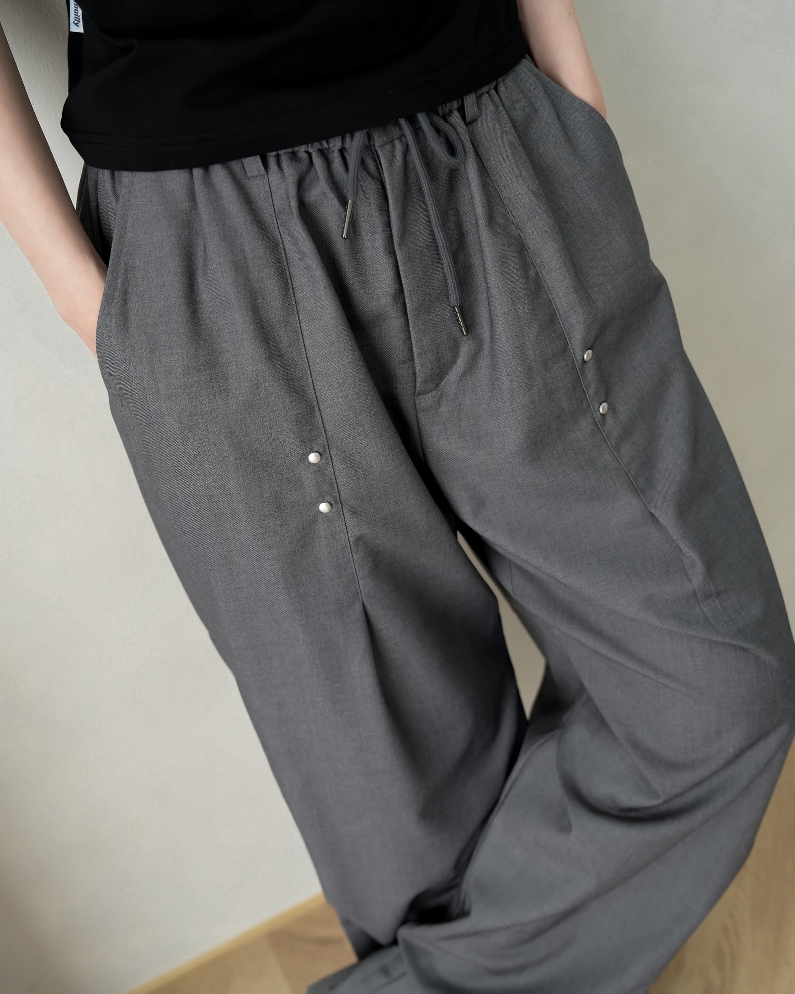 【車庫服飾】MUILLY 鉚釘直筒西裝褲
