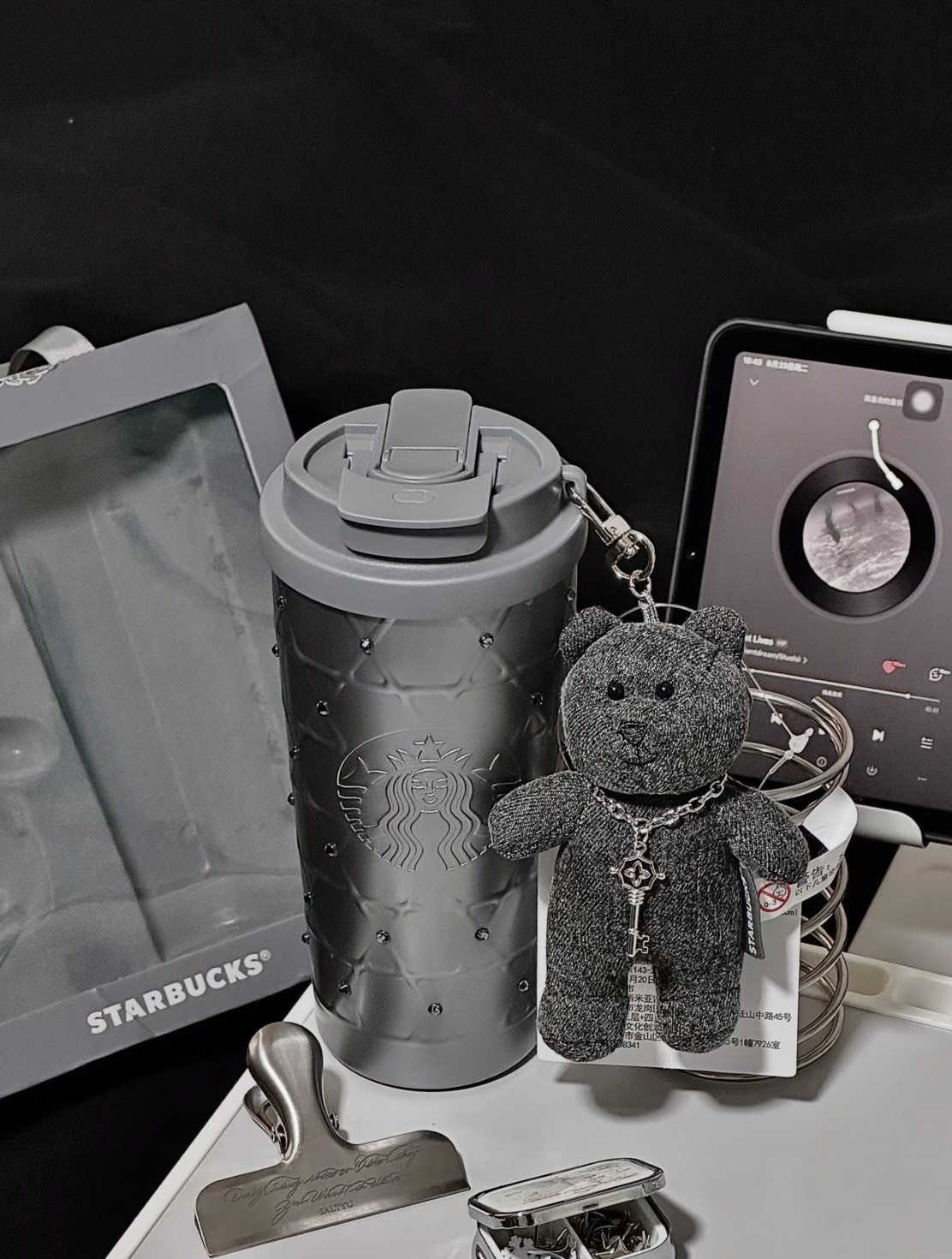 <最瘋搶新款>星巴克 Starbucks 2026 朋克芭蕾系列🎀 鑽面不鏽鋼杯475ML+小熊掛件 杯子 2色