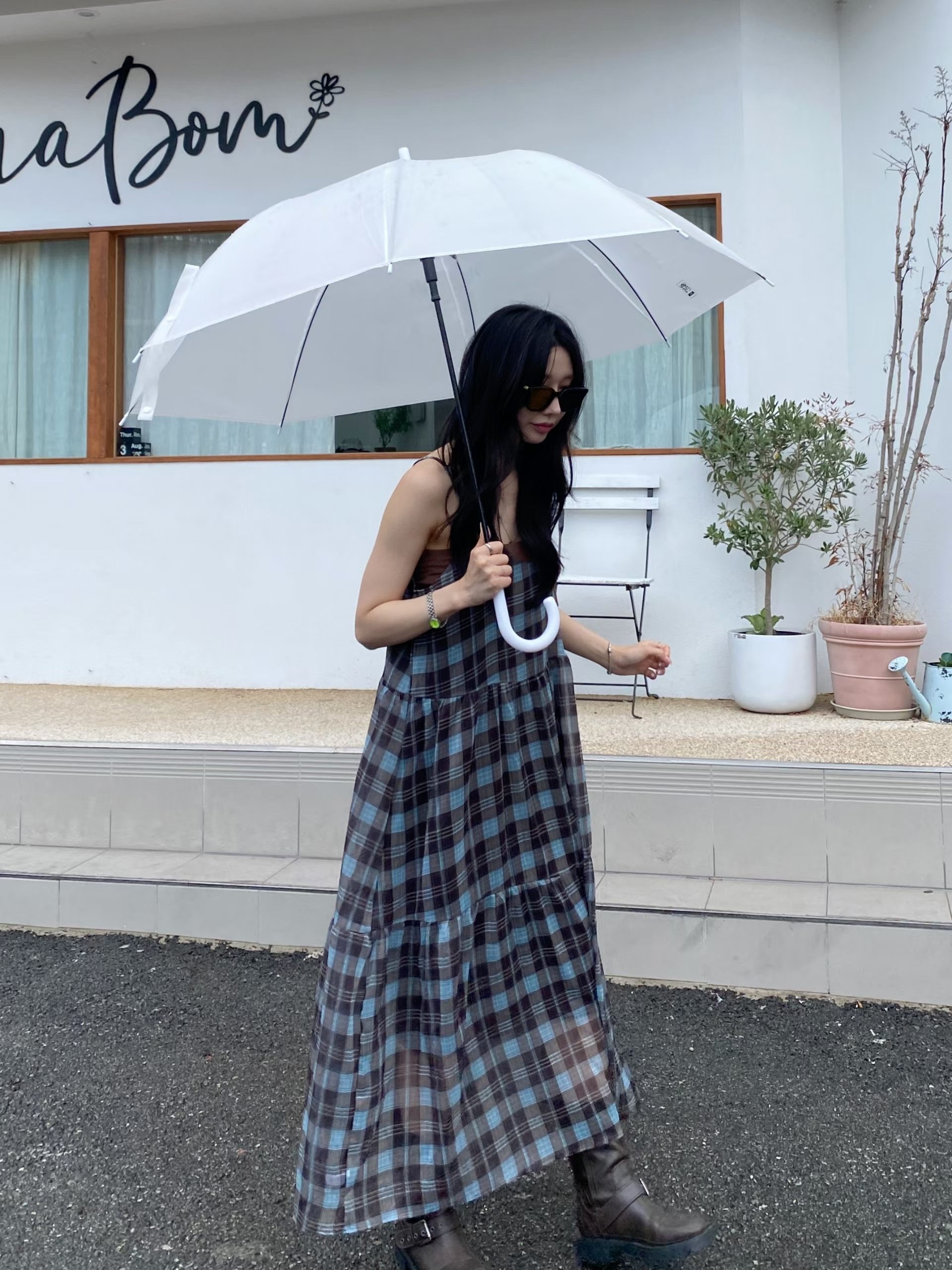 咖藍格子吊帶長洋裝