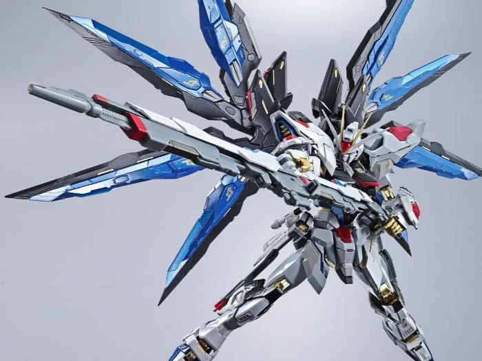 METAL BUILD 突擊自由高達 -重生版