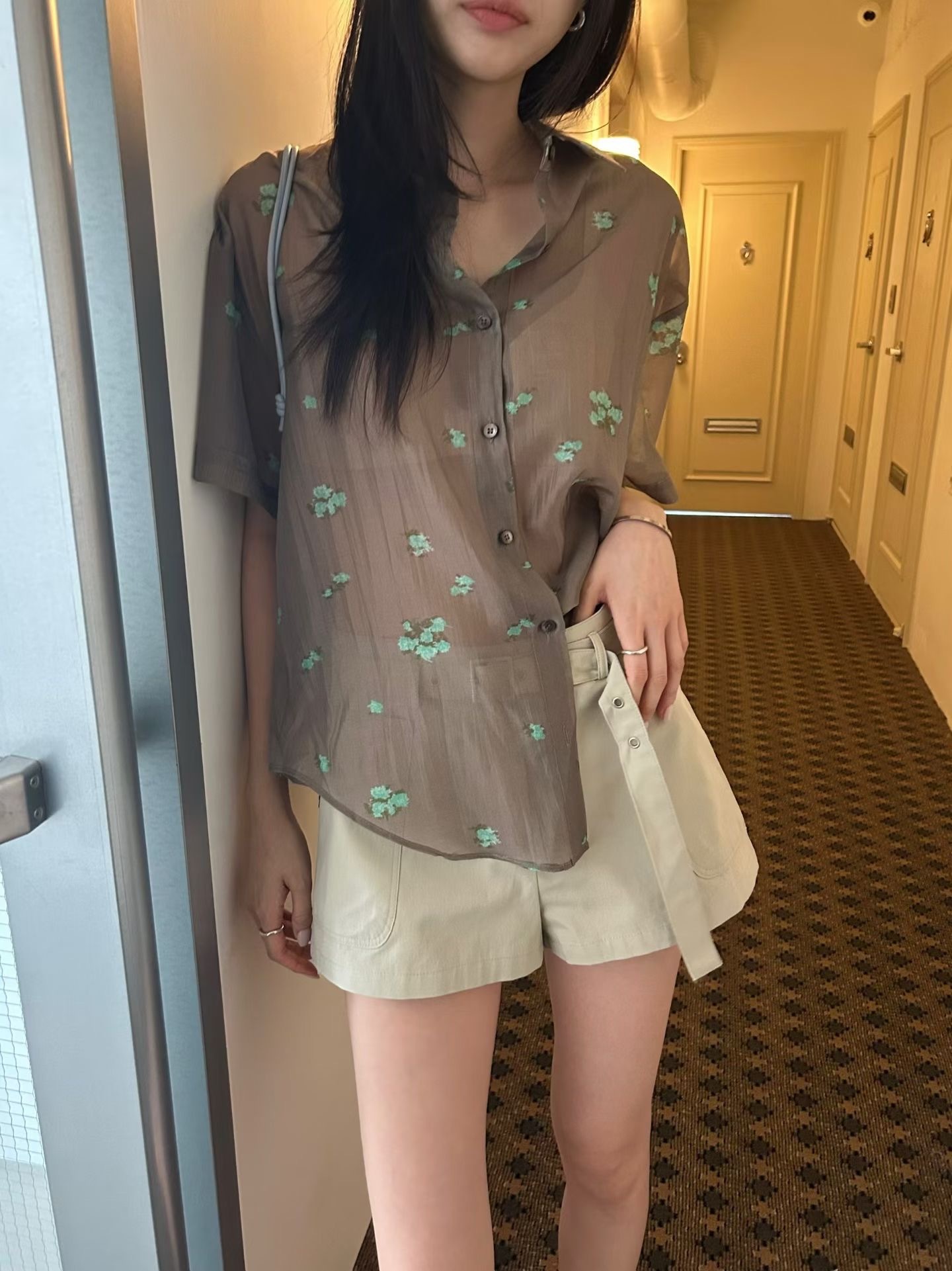 彩花瓣休閒襯衫