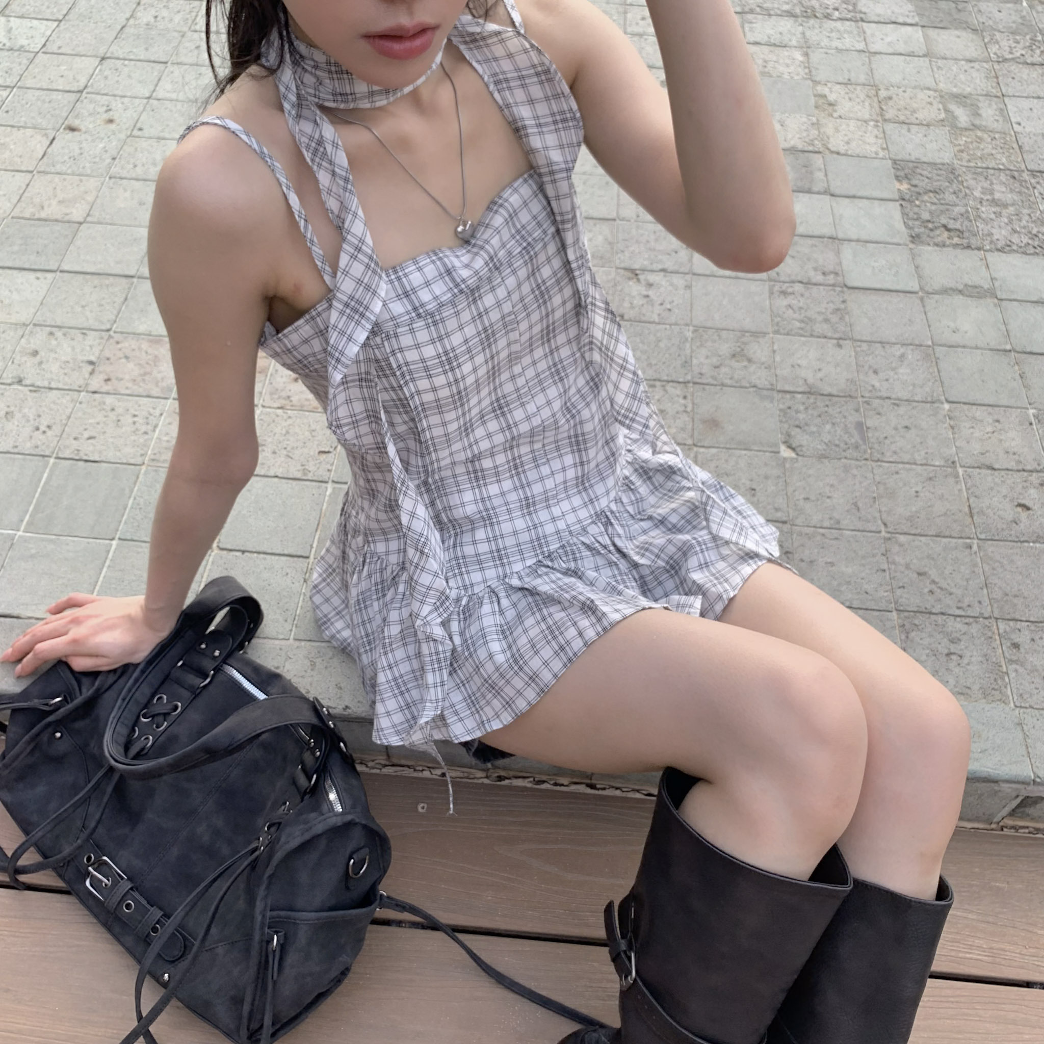 ISA_格子控的夏天 (附繞脖)不對稱荷葉擺背心_65001