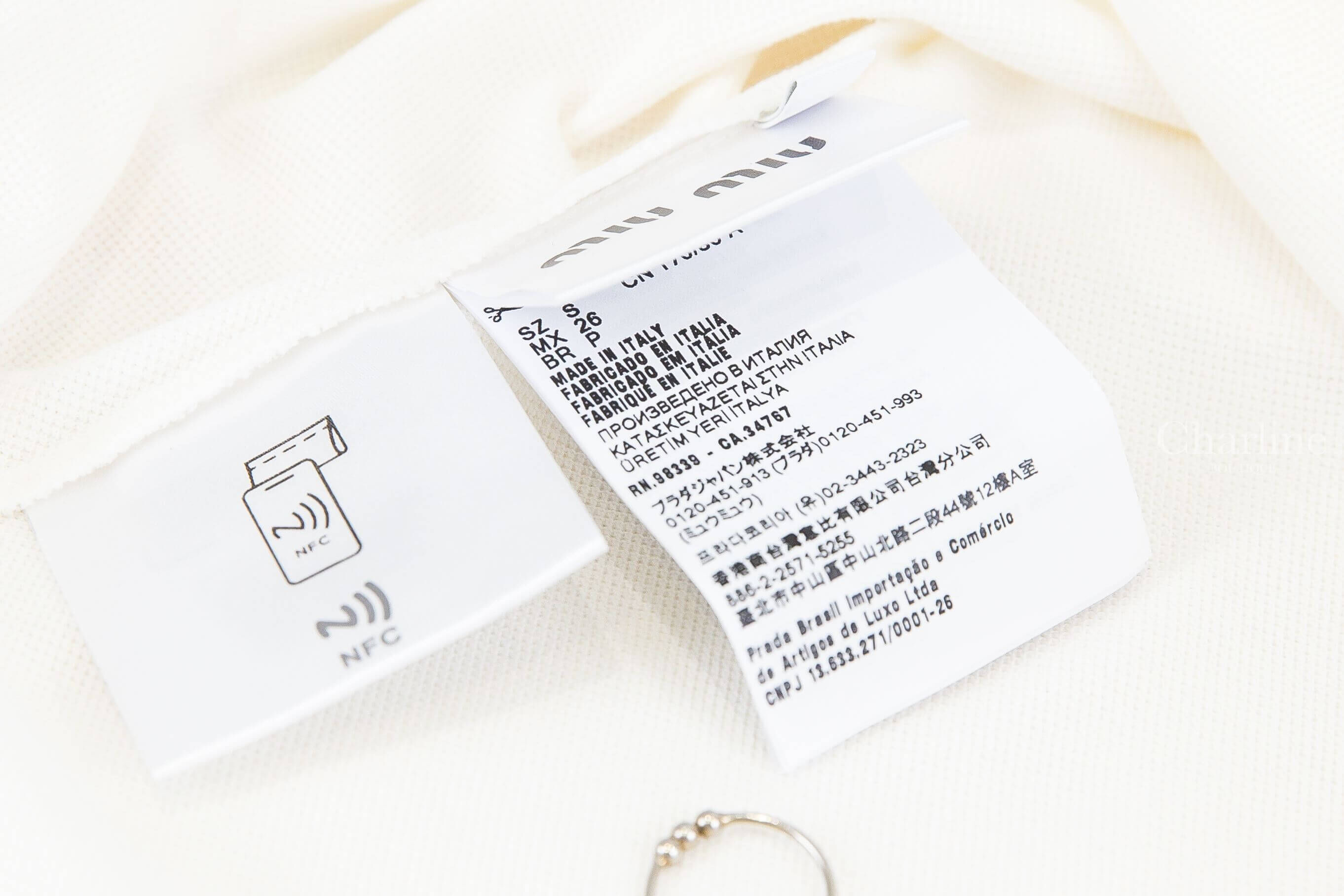 Miu Miu Cotton Piqué Polo Shirt 白底黑色刺繡字母Polo領棉質短袖上衣-Charline Boutique 精品代購