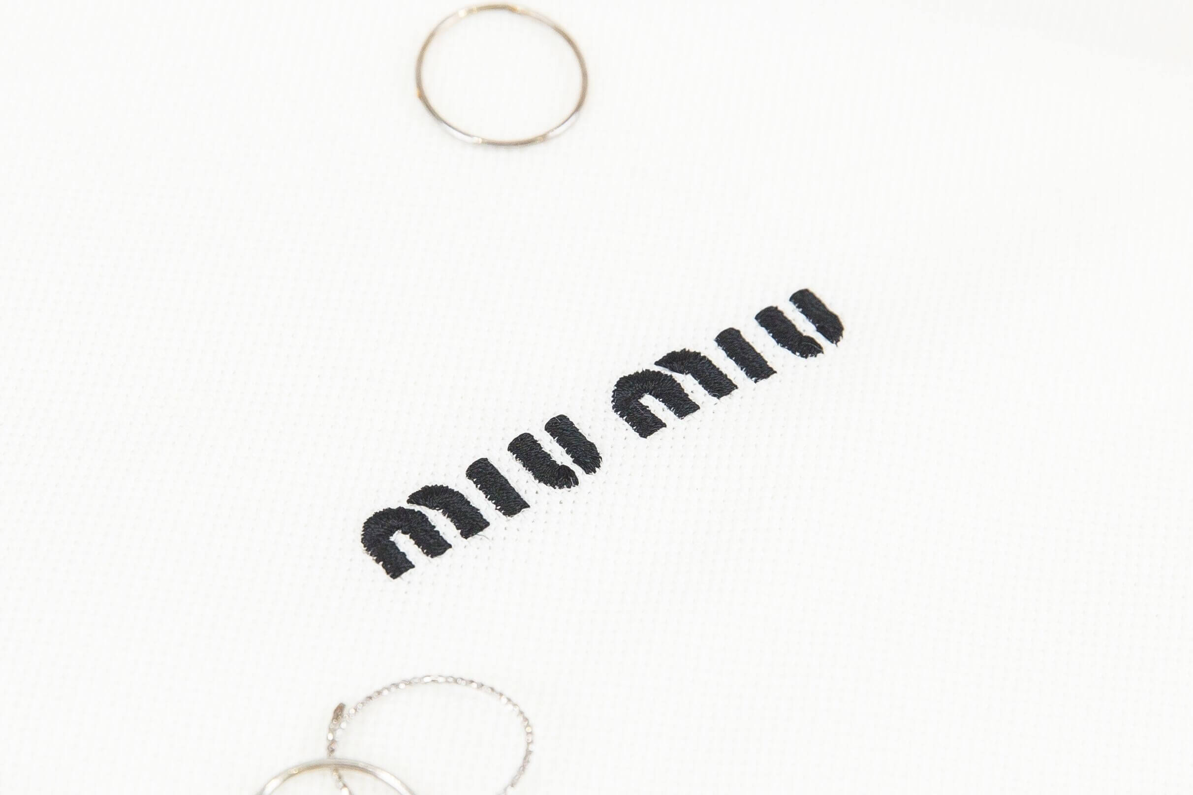Miu Miu Cotton Piqué Polo Shirt 白底黑色刺繡字母Polo領棉質短袖上衣