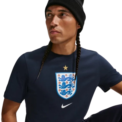 【官網限定】NIKE ENT M NK CREST TEE 短袖上衣 足球 世界盃 英格蘭隊 藍 IH2177-451 VI