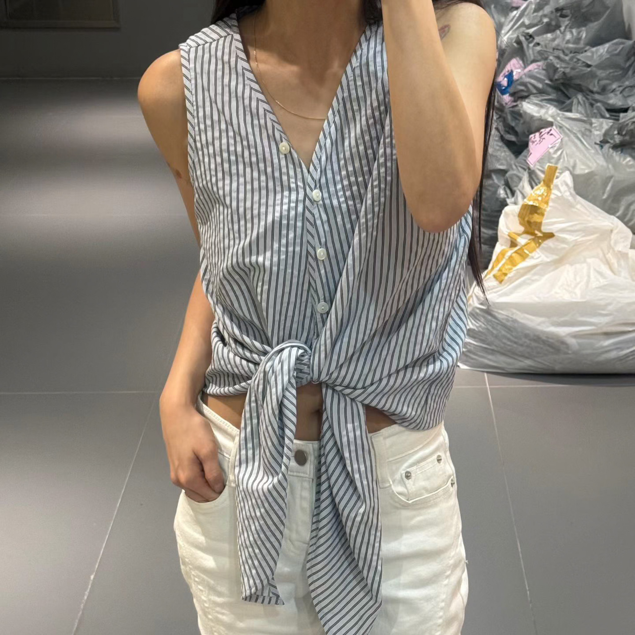 AU27下擺可打結2穿直紋背心(米/藍)