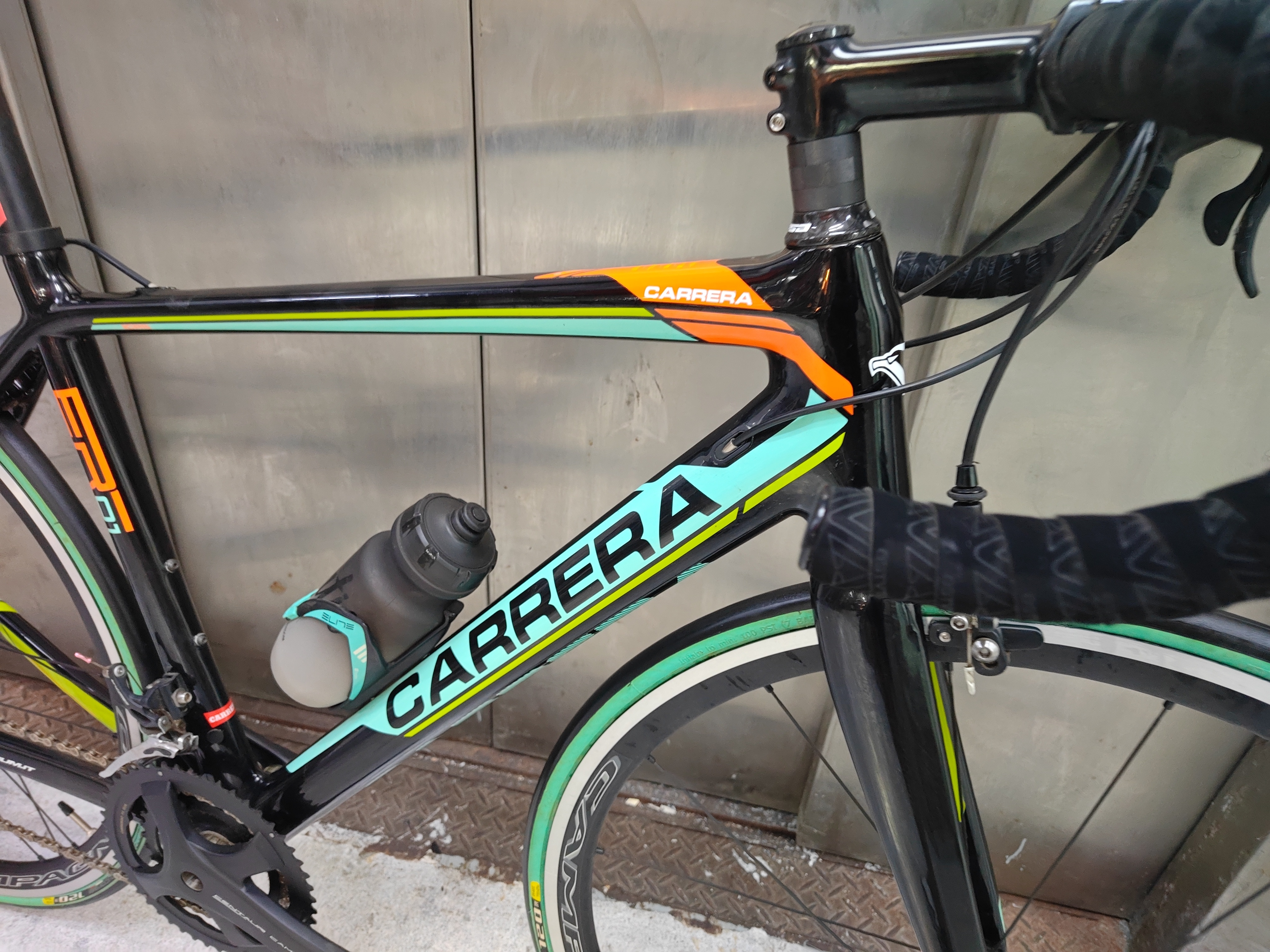 Carrera ER01 進階競賽取向公路車