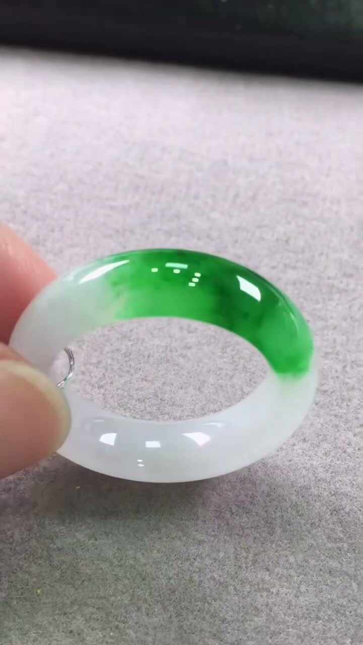 623335 翡翠飄陽綠玉戒指