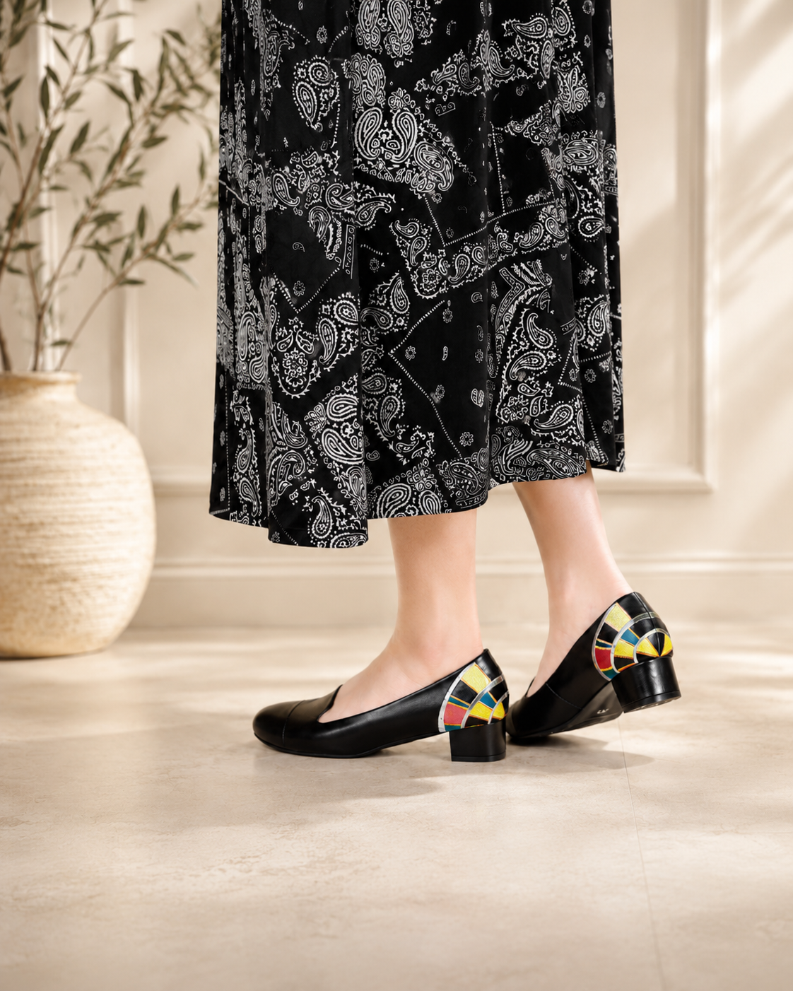 刺繡低跟女鞋｜蒲公英花火 (滑面黑)