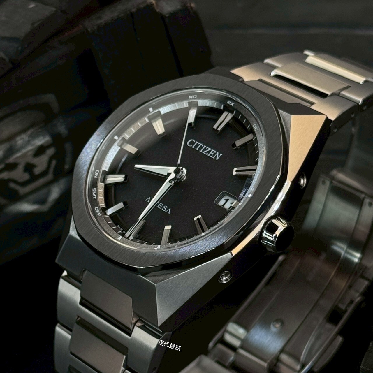 【CITIZEN 星辰】星辰-ATTESA八角率性電波系列(銀) CB3044-55E 39mm 現代鐘錶