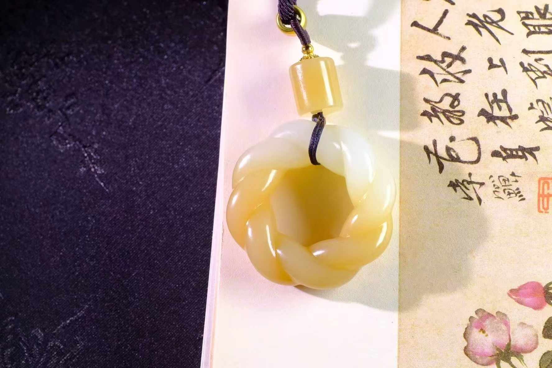 和田玉絞絲扣,天然和田玉軟玉
