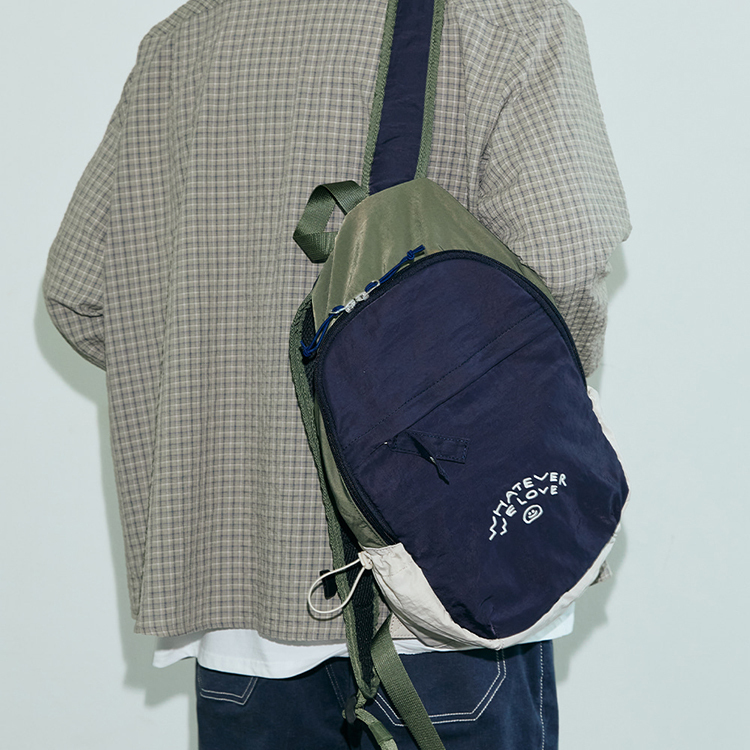 韓國 ooowl 刺繡尼龍後背包 WE LOVE 海軍藍拼色