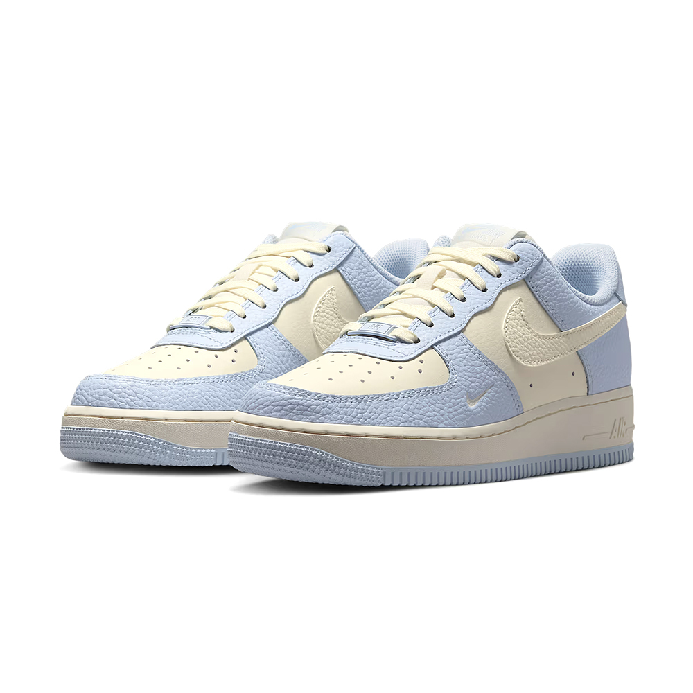 Nike Air Force 1'07 女鞋 米白淺藍色 小勾 AF1 運動 休閒鞋 IV3222-400