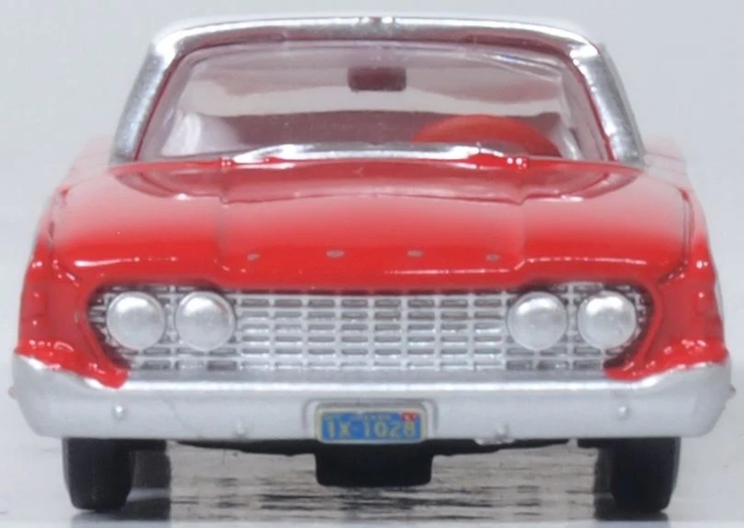 Oxford 87FF60001 HO規 1960 年 Ford Fairlane 500 Town Sedan 四門轎車－蒙地卡羅紅／科林斯白