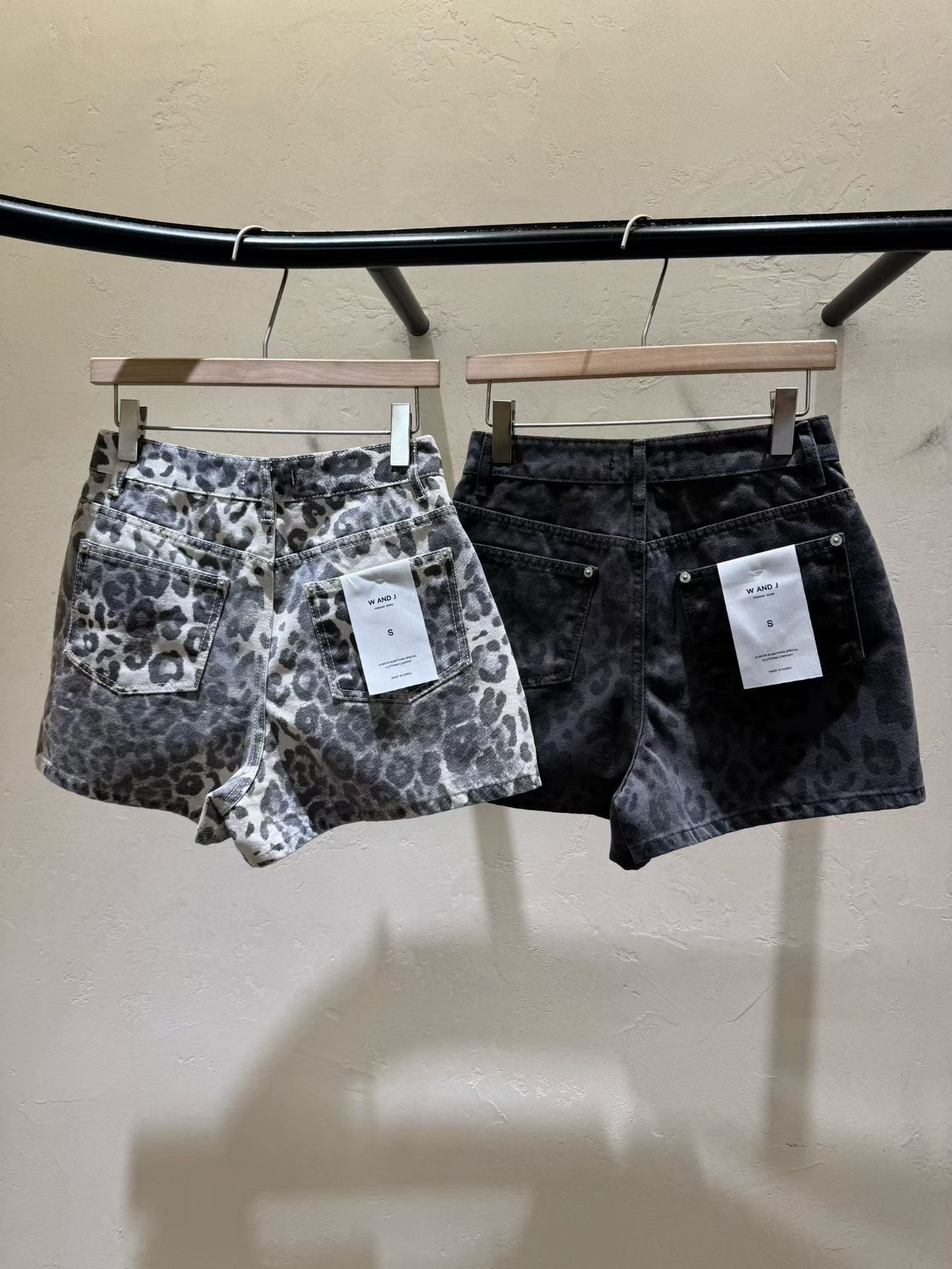 WJ6346 個性豹紋高腰修身短褲