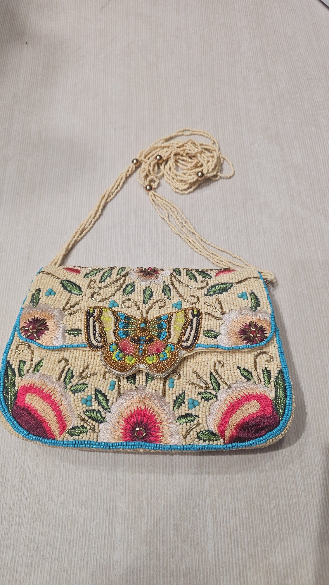 0630JW63-JOANNEINWONDERLAND-HAIRBAND-蝴蝶人手刺繡包包, 米色／藍色 (A63)