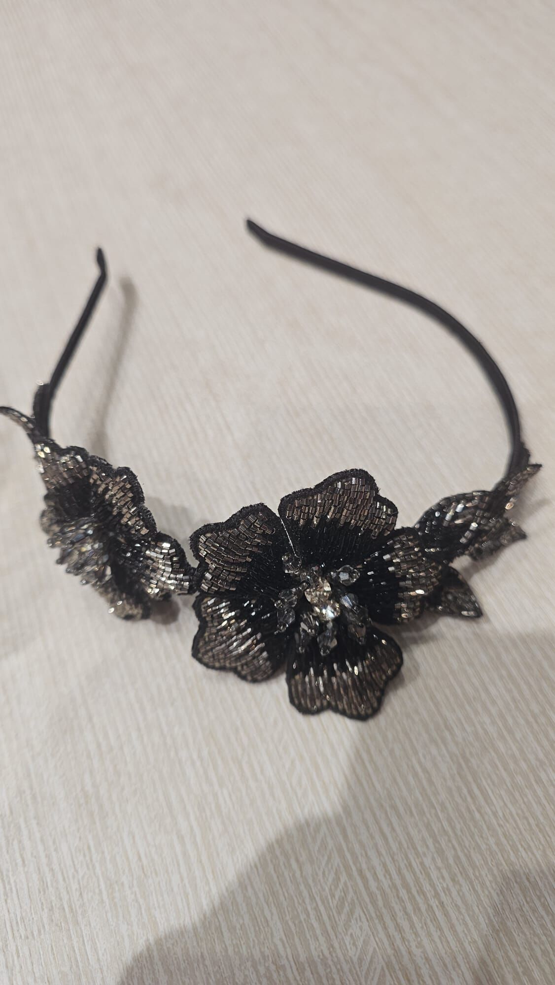 0630JW64-JOANNEINWONDERLAND-HAIRBAND-黑銀色人手刺繡頭箍 (A64)