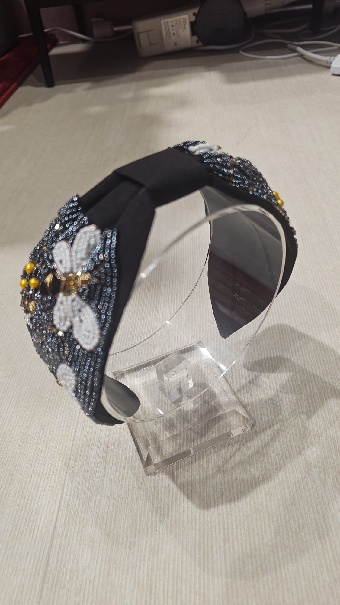 0630JW66-JOANNEINWONDERLAND-HAIRBAND-蜜蜂人手刺繡頭箍 (A66)