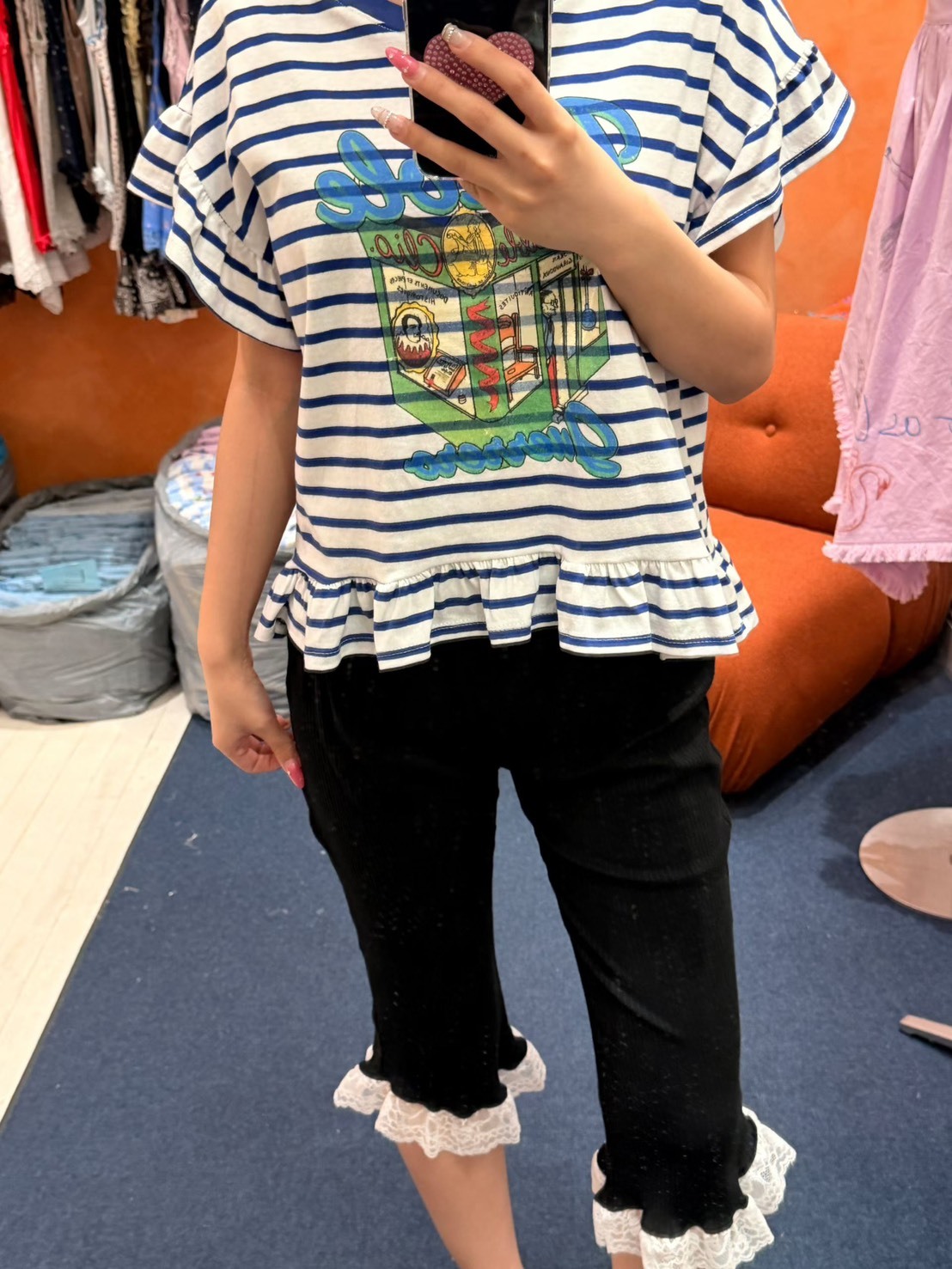 圓領荷葉袖擺插圖T