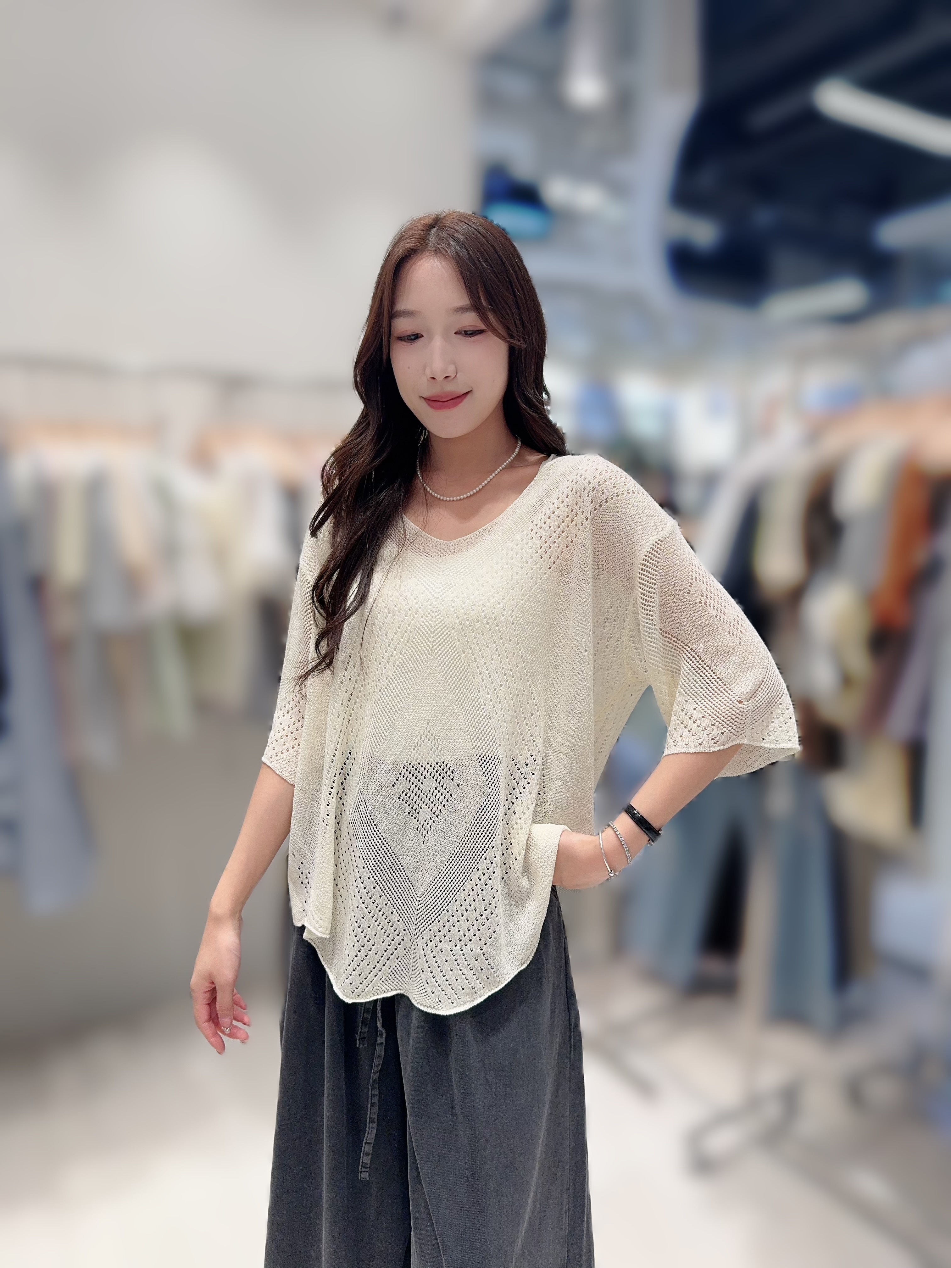 W42 胸長 $399