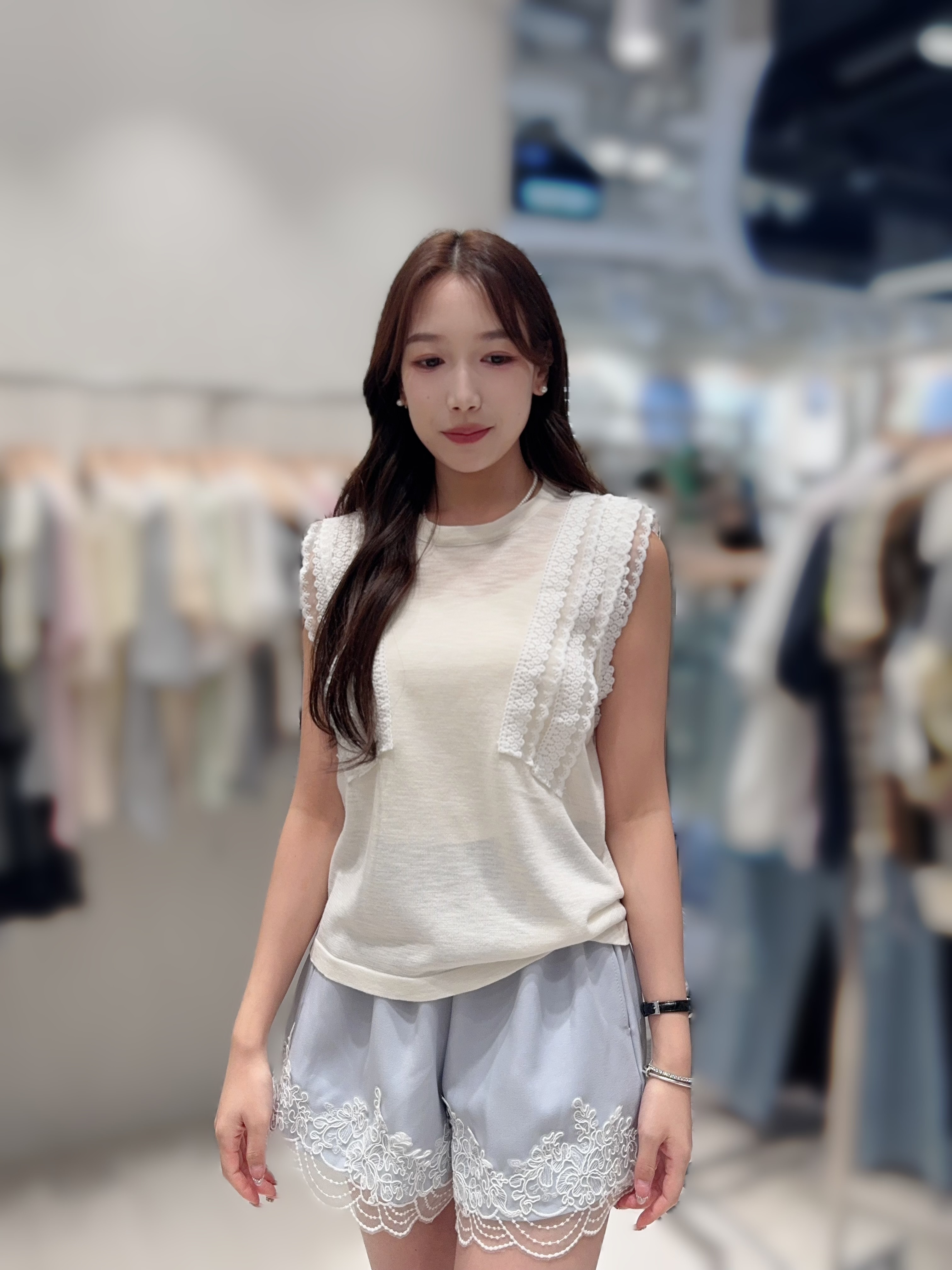 W65 胸42-48 長22 $399