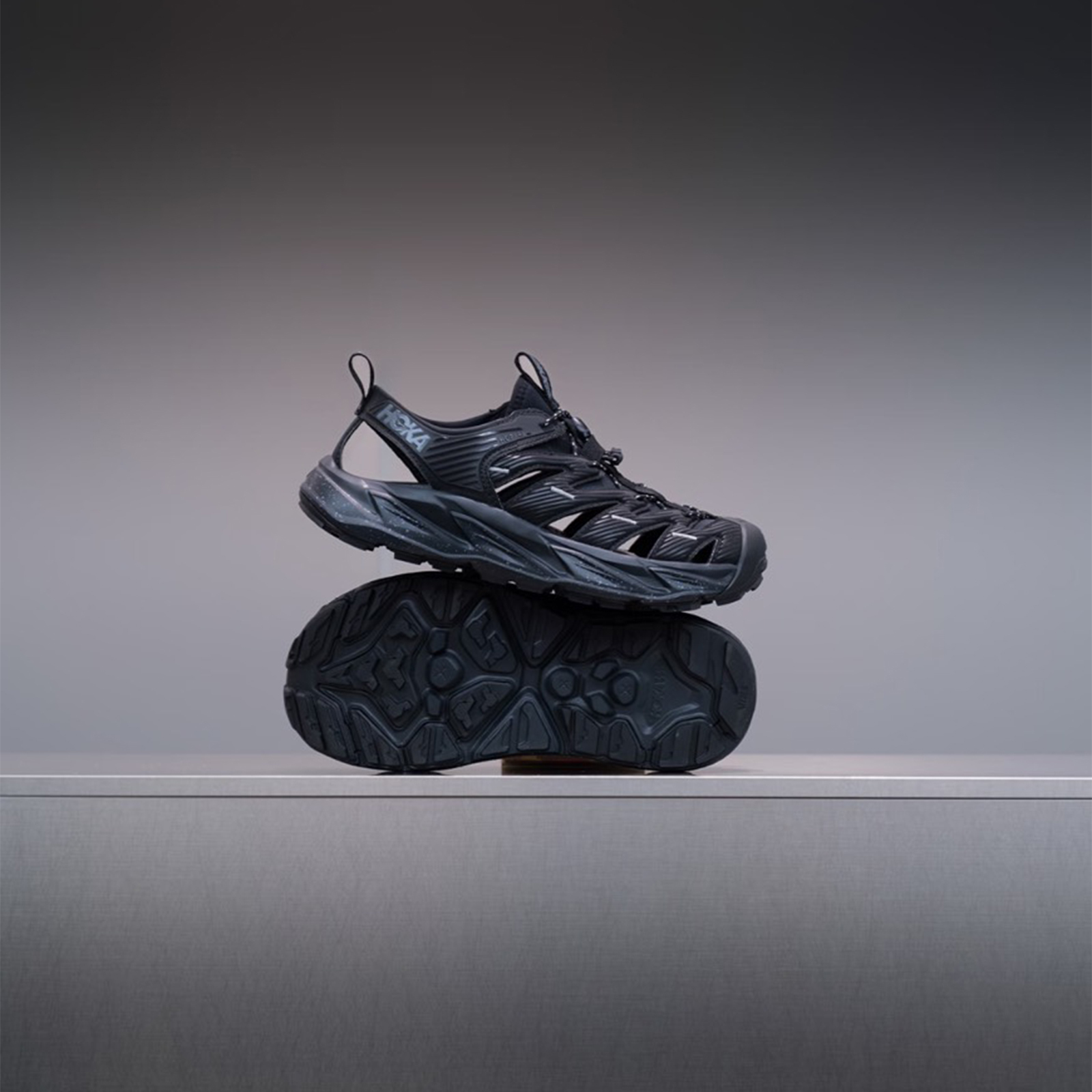 HOKA ONE ONE Hopara 戶外機能涼鞋 黑色 溯溪 健行 快速抽繩 1123112-BCSTL