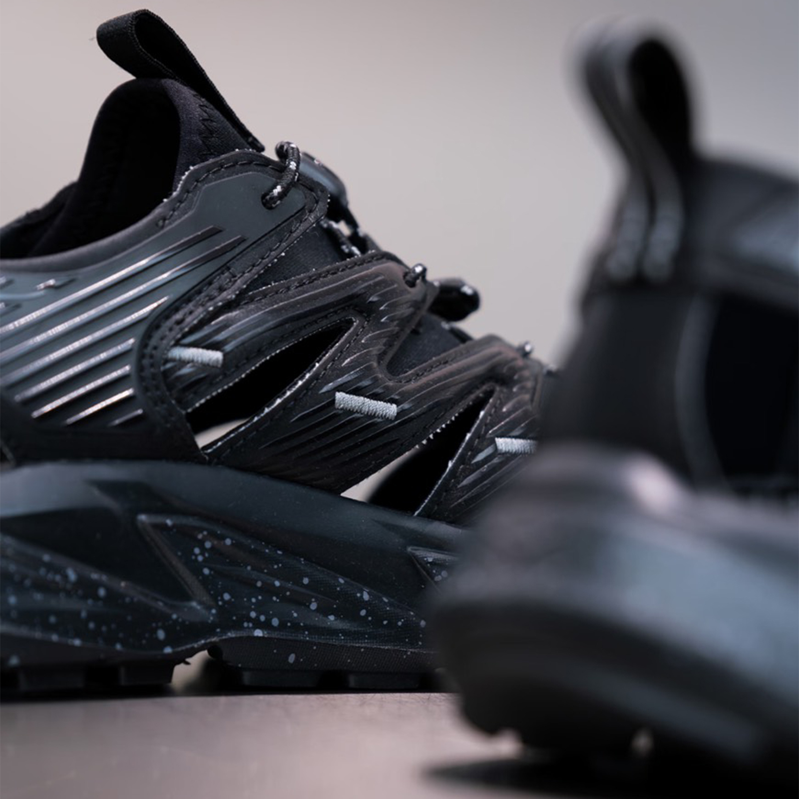 HOKA ONE ONE Hopara 戶外機能涼鞋 黑色 溯溪 健行 快速抽繩 1123112-BCSTL