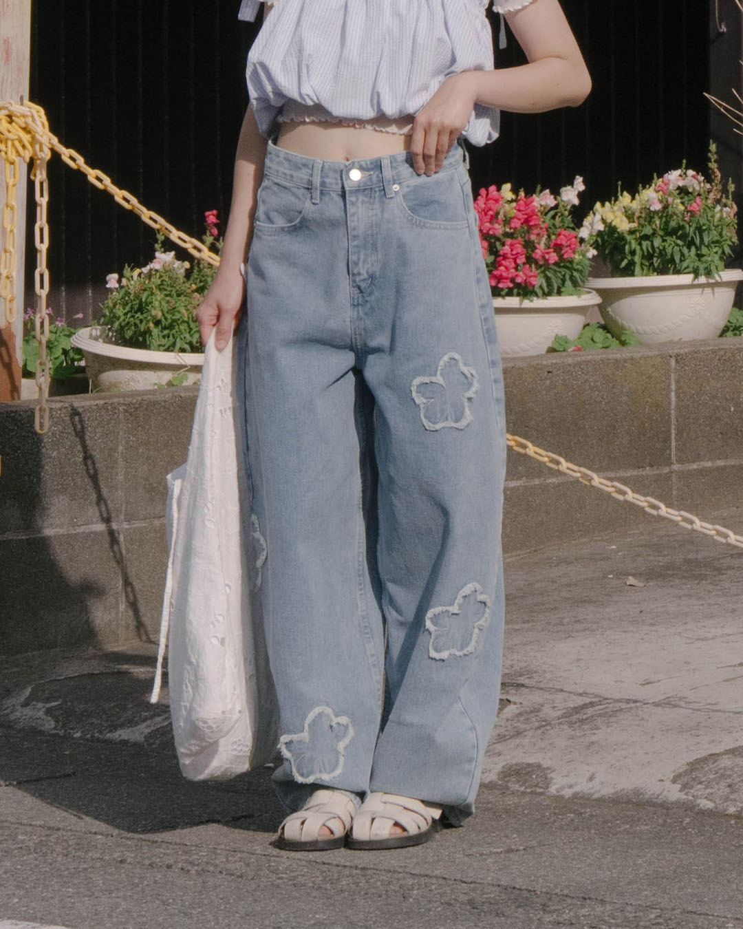 3D unfinished floral scalloped jeans, available in two colors, sizes S/M/L.【04011891】in stock+pre-order