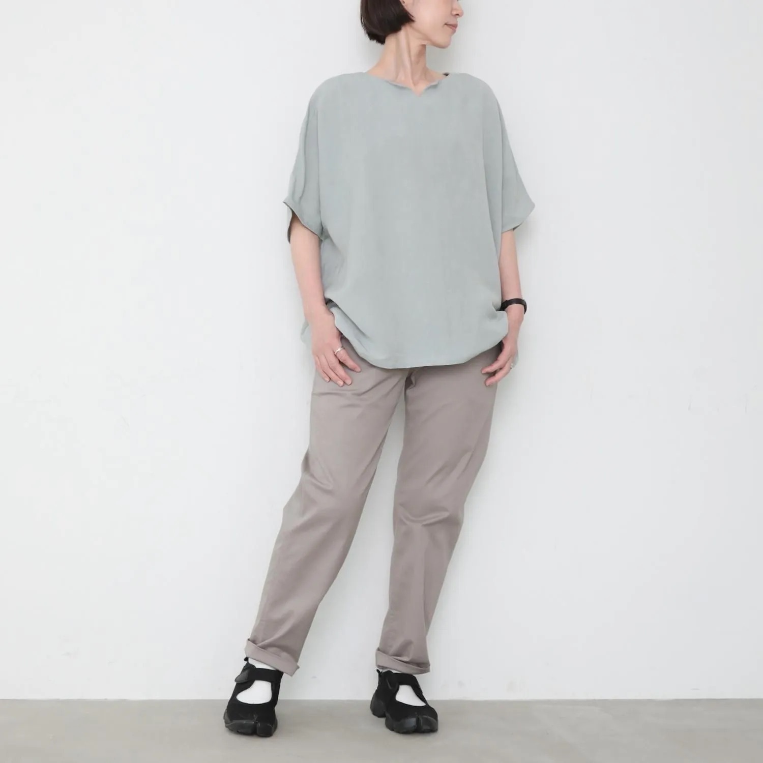 OMAKE.jp 中性鑰匙領短袖上衣OtonShirt 鼠尾草