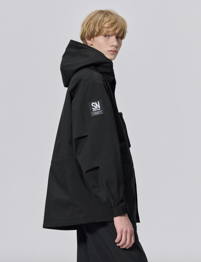 現貨！男女可穿 GUxUNDERCOVER 聯名軍裝外套