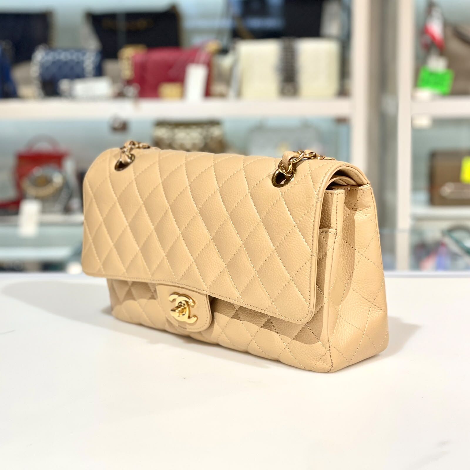 98%NEW二手CHANEL CLASSIC FLAT BAG, CF26, CF25, A01112,香奈兒經典鏈袋,杏色荔枝皮金扣, @18開 #香榭站正品