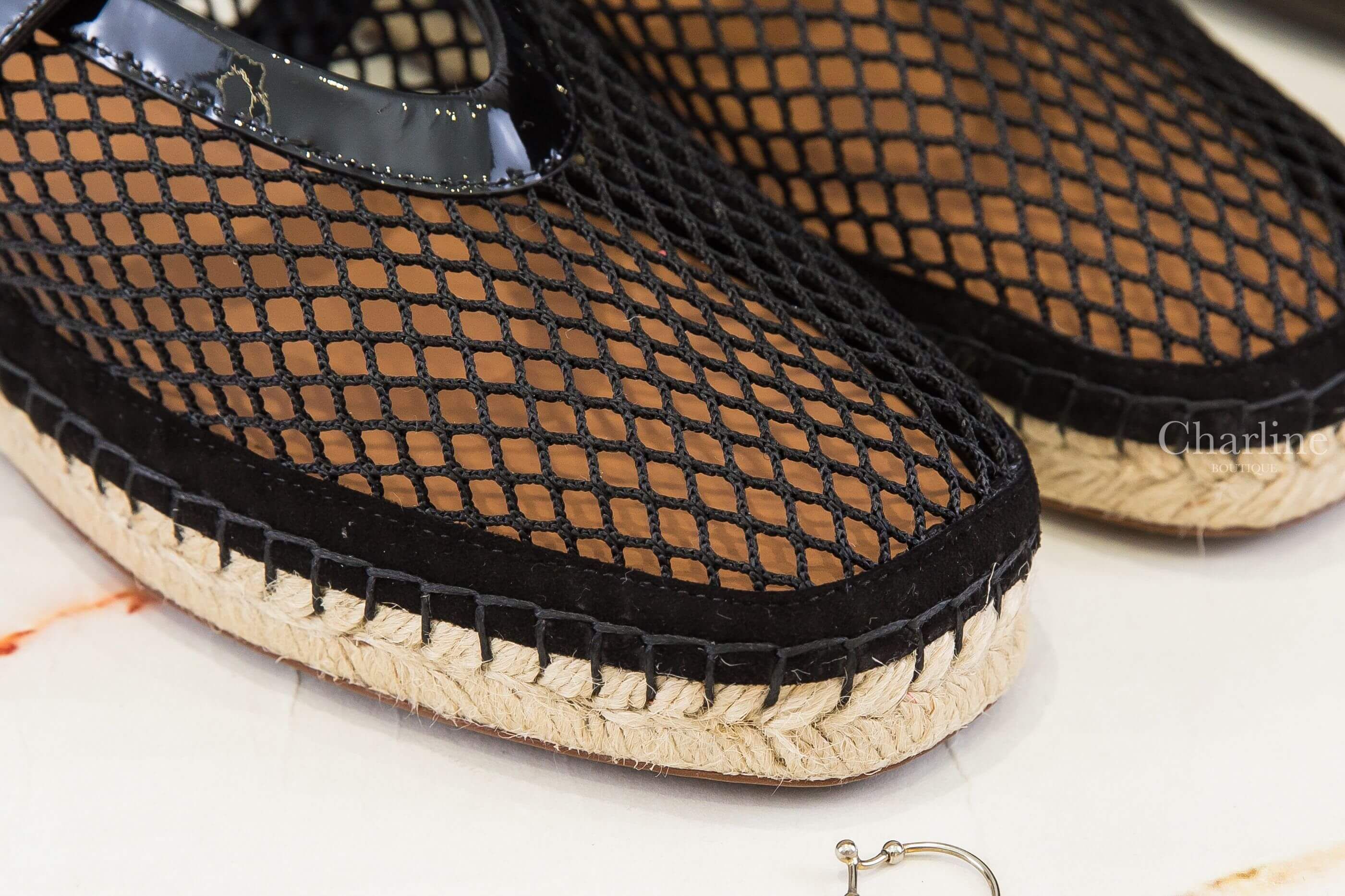 Alaïa Espadrilles In Fishnet And Patent Leather 黑色簍空漁網狀漆皮草編平底芭蕾舞鞋
