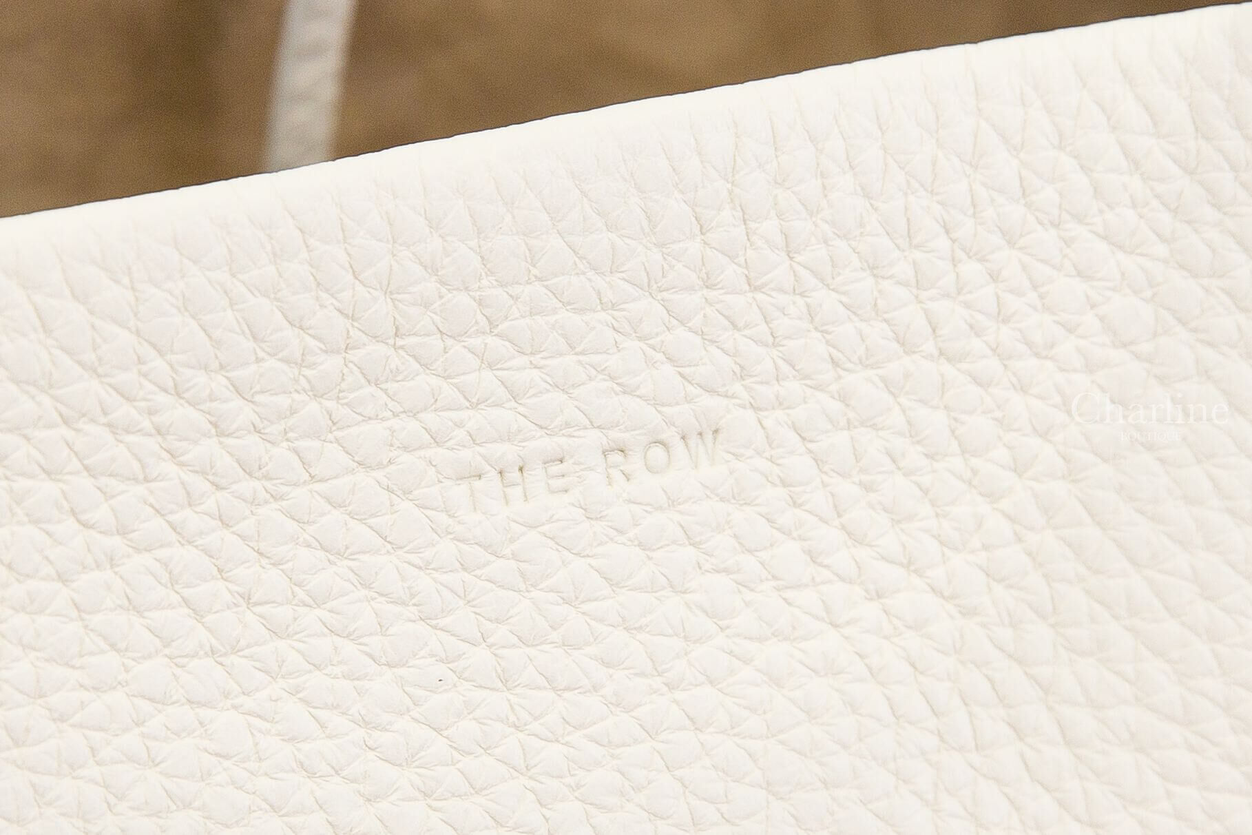 The Row Medium N/S Park Tote Bag 象牙白中型小牛皮壓紋同色字母手提肩背包