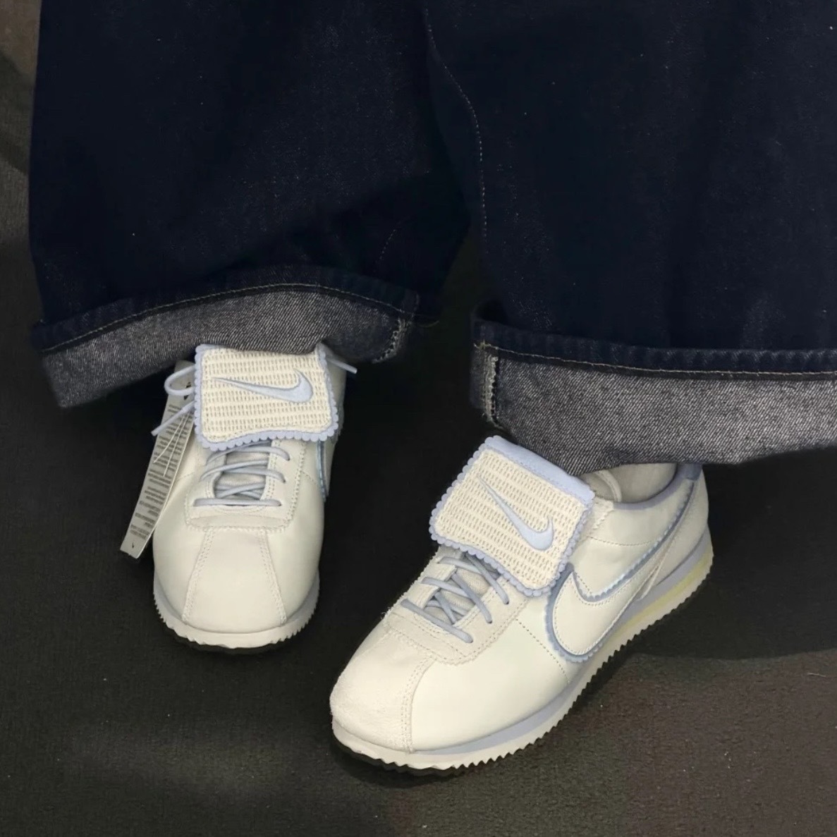 NIKE CORTEZ SE 白藍花邊 翻鞋舌 復古 休閒 阿甘鞋 IW6363-117