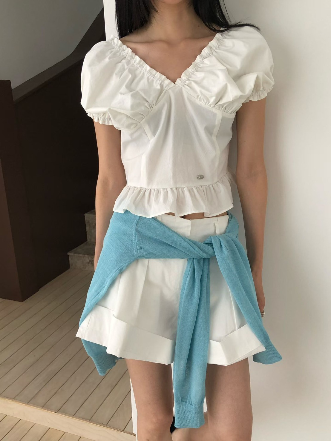 V公主袖拉鍊上衣